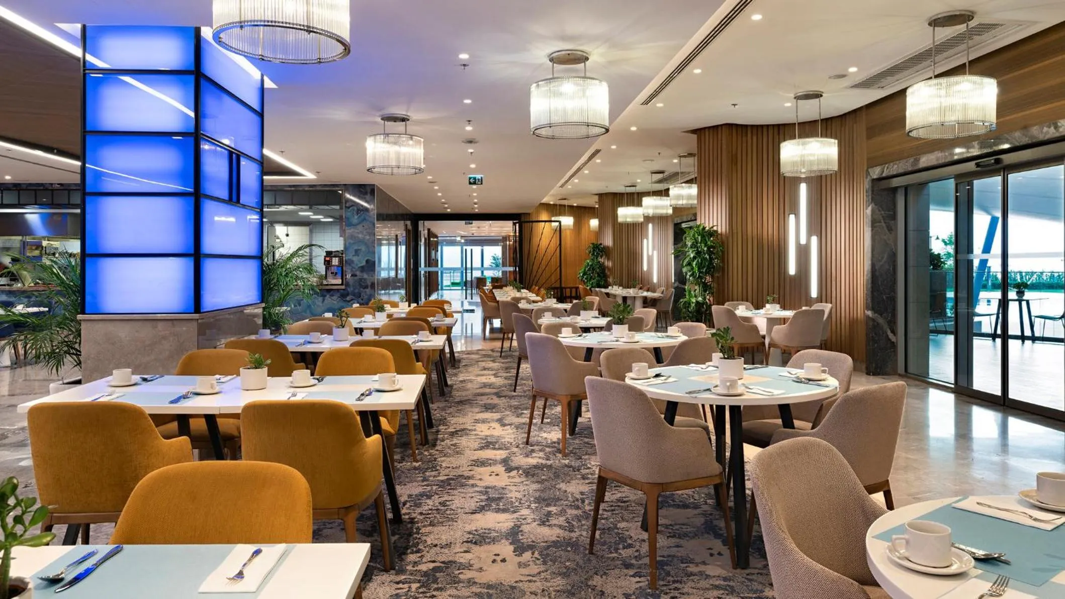 Restaurant/places to eat in Crowne Plaza Florya Istanbul by IHG