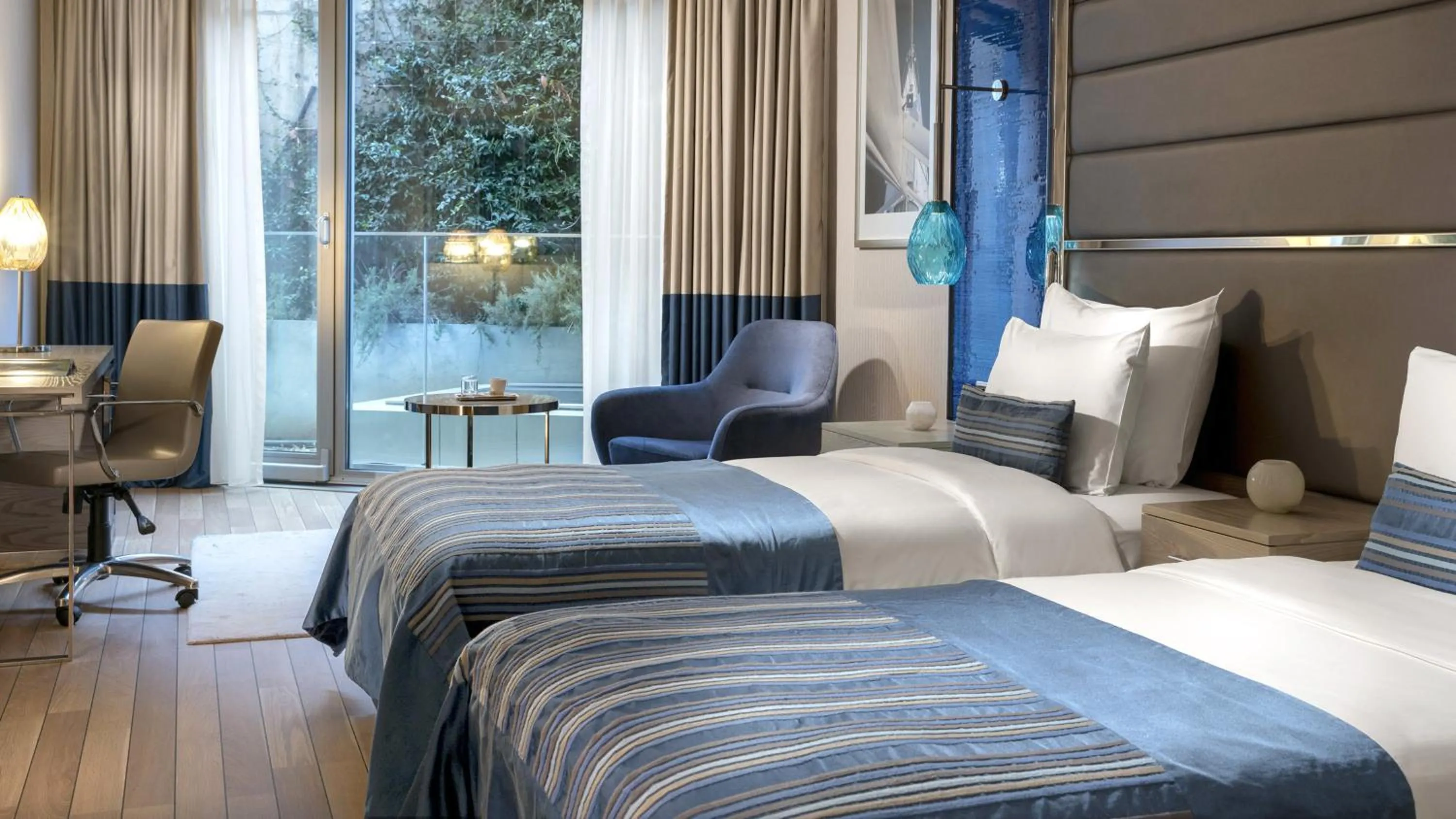 Photo of the whole room, Bed in Crowne Plaza Florya Istanbul by IHG