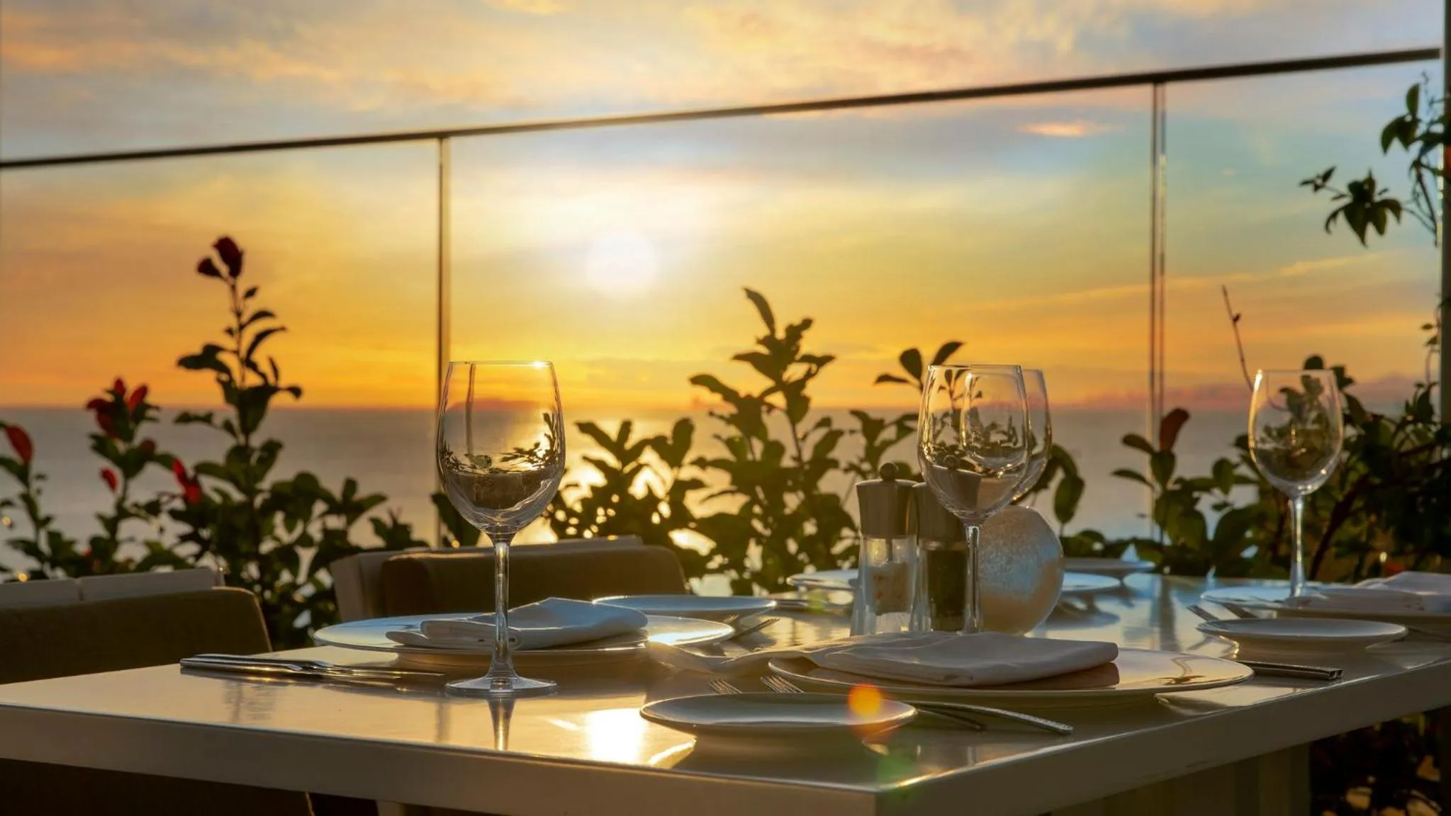 Restaurant/places to eat in Crowne Plaza Florya Istanbul by IHG