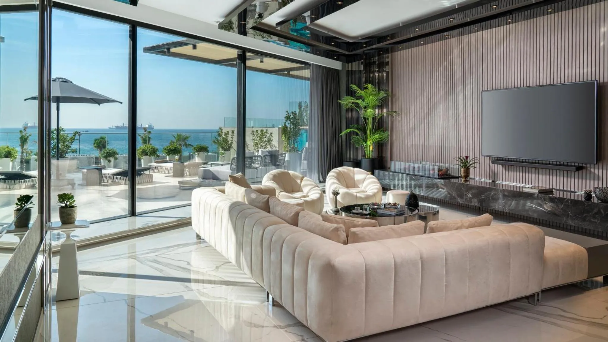 Photo of the whole room in Crowne Plaza Florya Istanbul by IHG