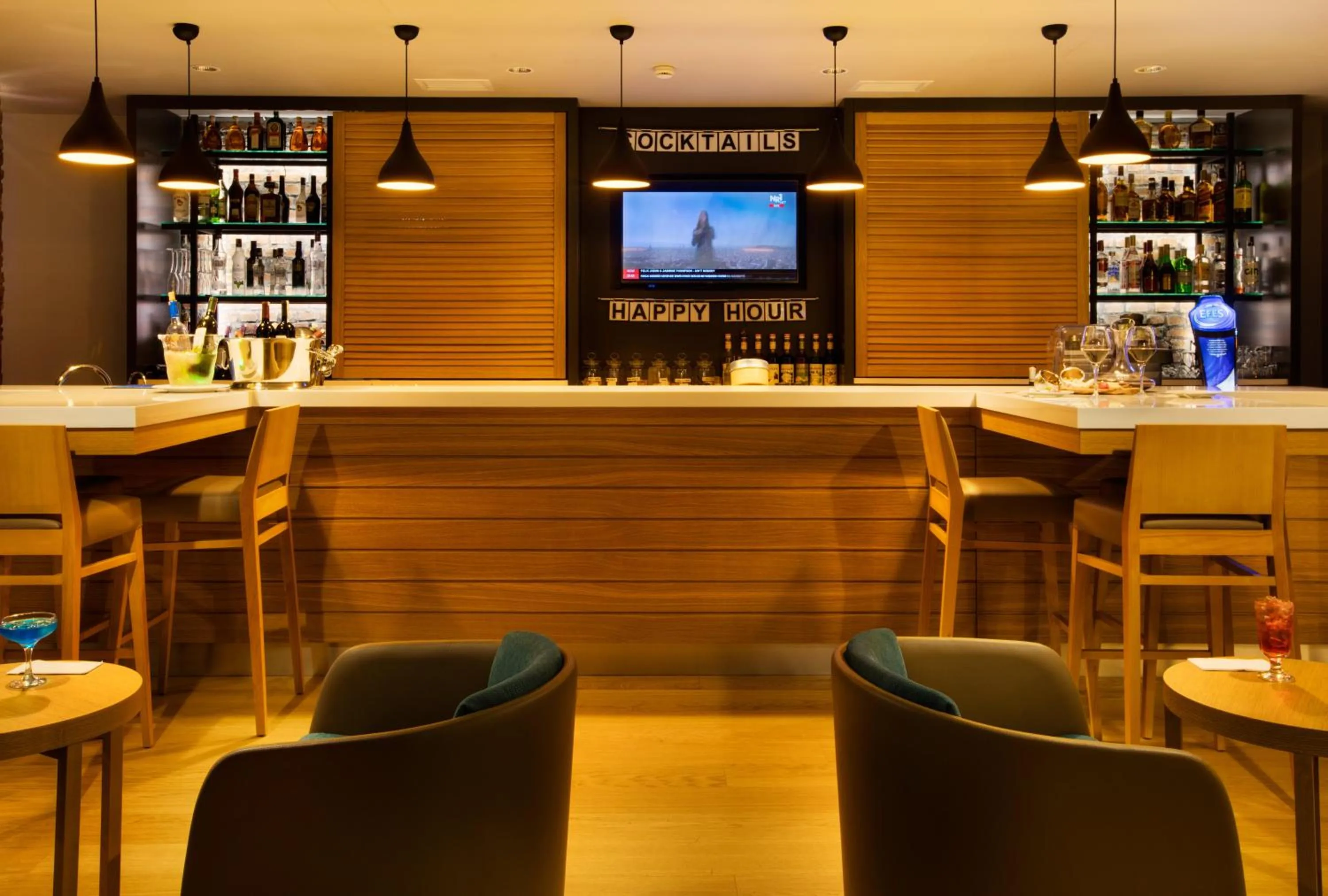 Lounge or bar in Holiday Inn Istanbul - Kadikoy by IHG