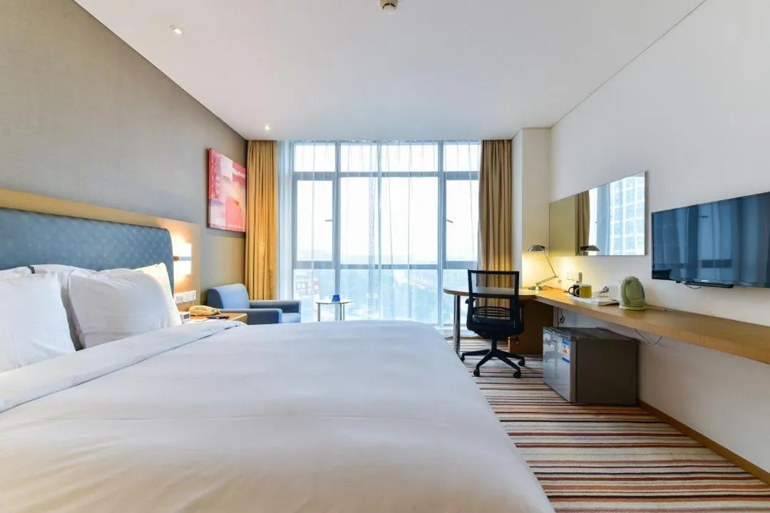 Bed in Holiday Inn Express Shanghai Jiading Industry Park by IHG