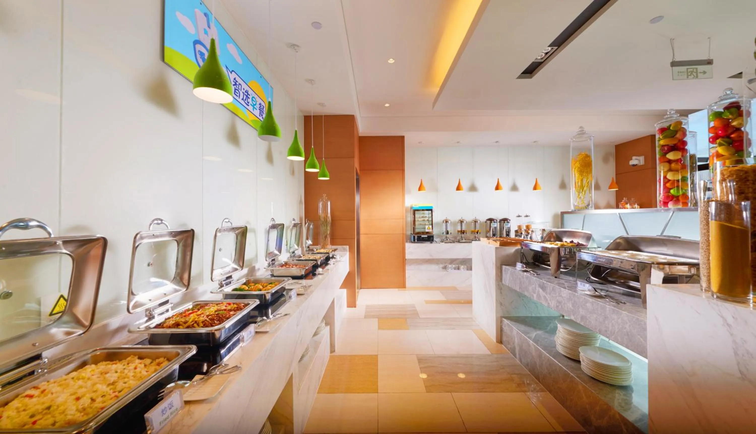 Restaurant/places to eat in Holiday Inn Express Shanghai Jiading Industry Park by IHG