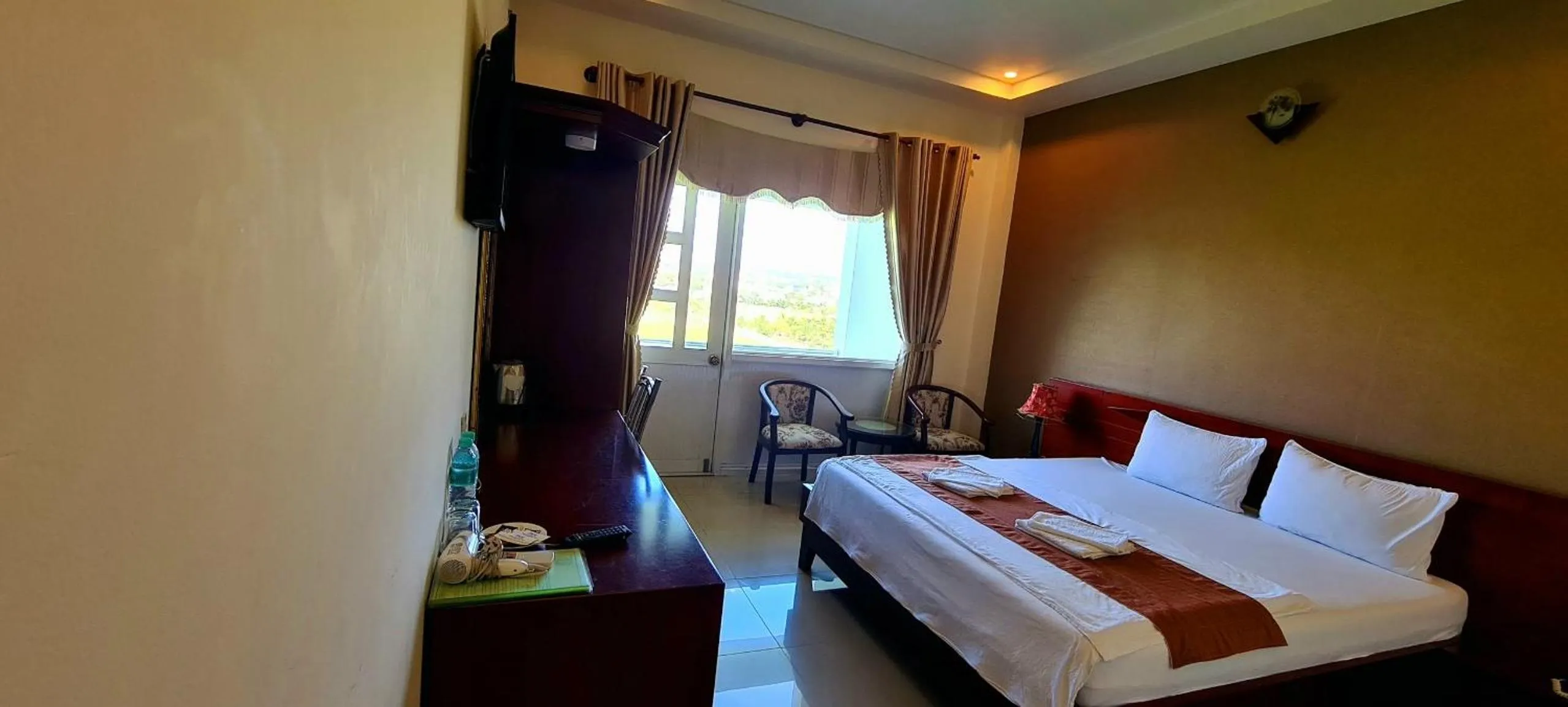 Photo of the whole room, Bed in Nhat Minh Hotel