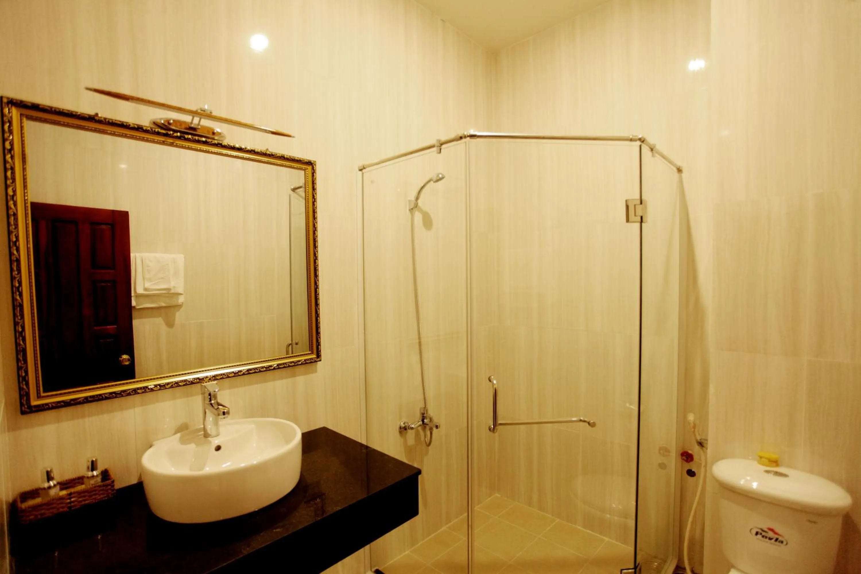 Bathroom in Nhat Minh Hotel