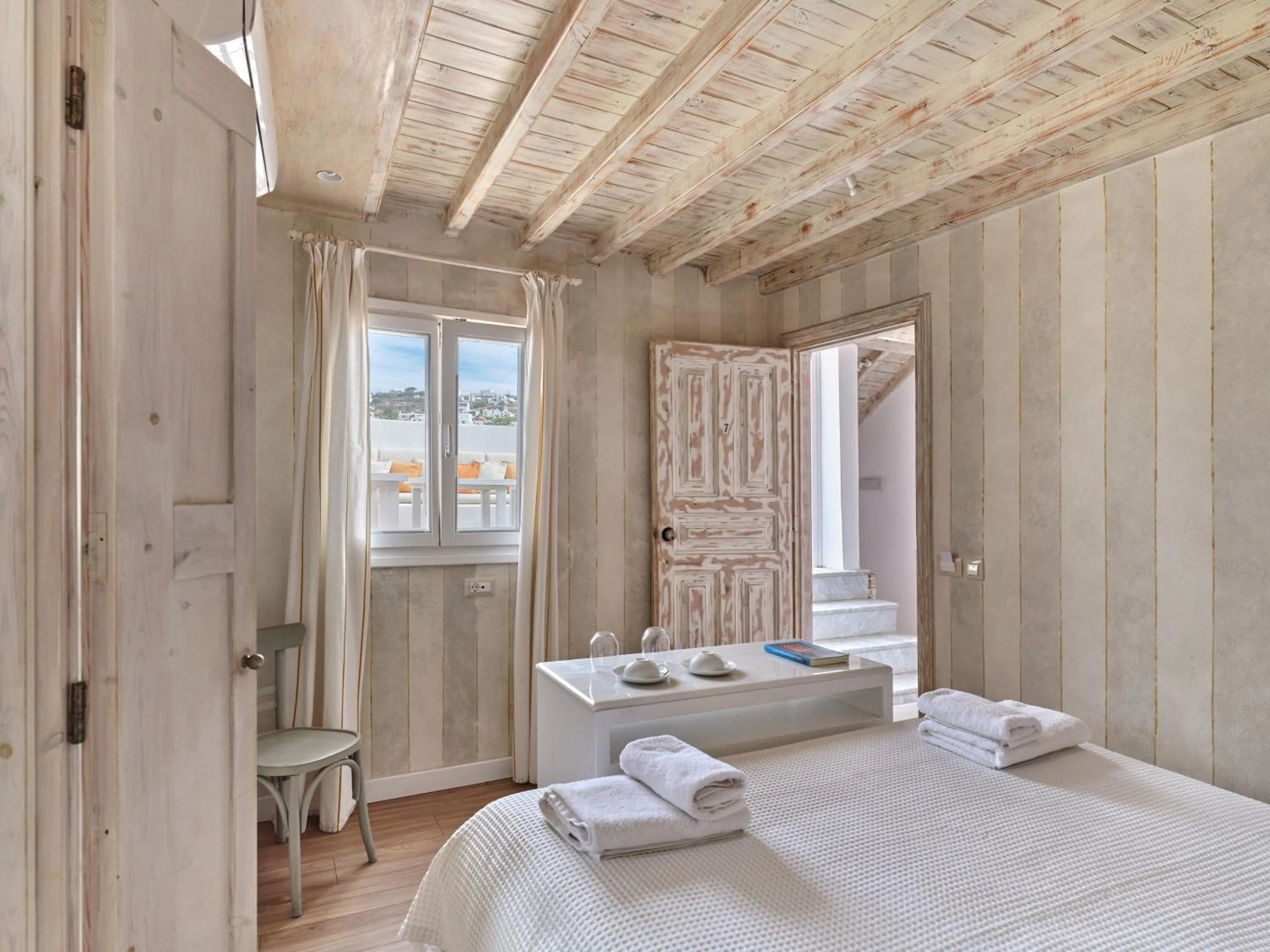 Photo of the whole room, Bed in La Maison Kalogera