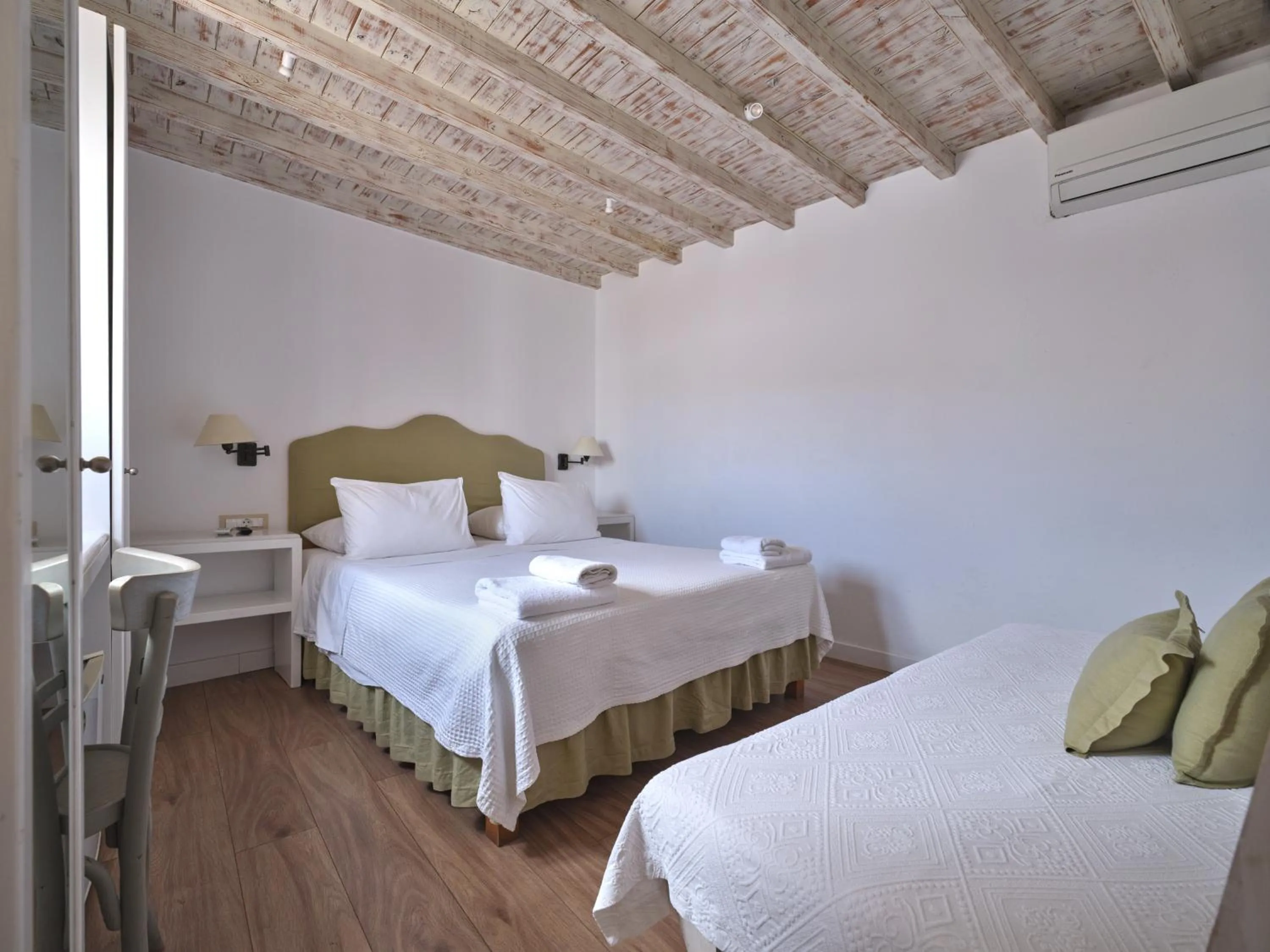 Bed in La Maison Kalogera