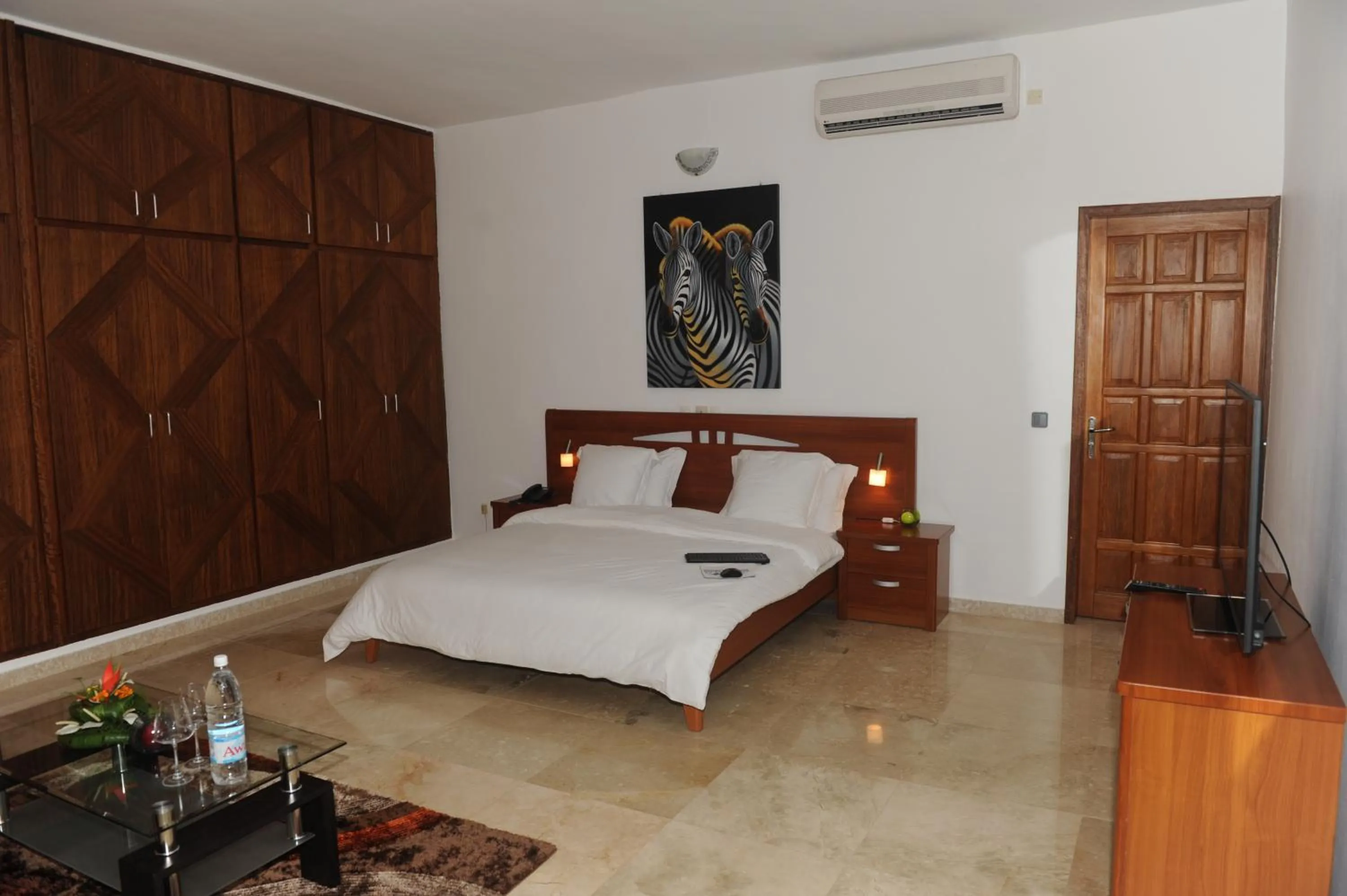 Photo of the whole room, Bed in Residence Helios