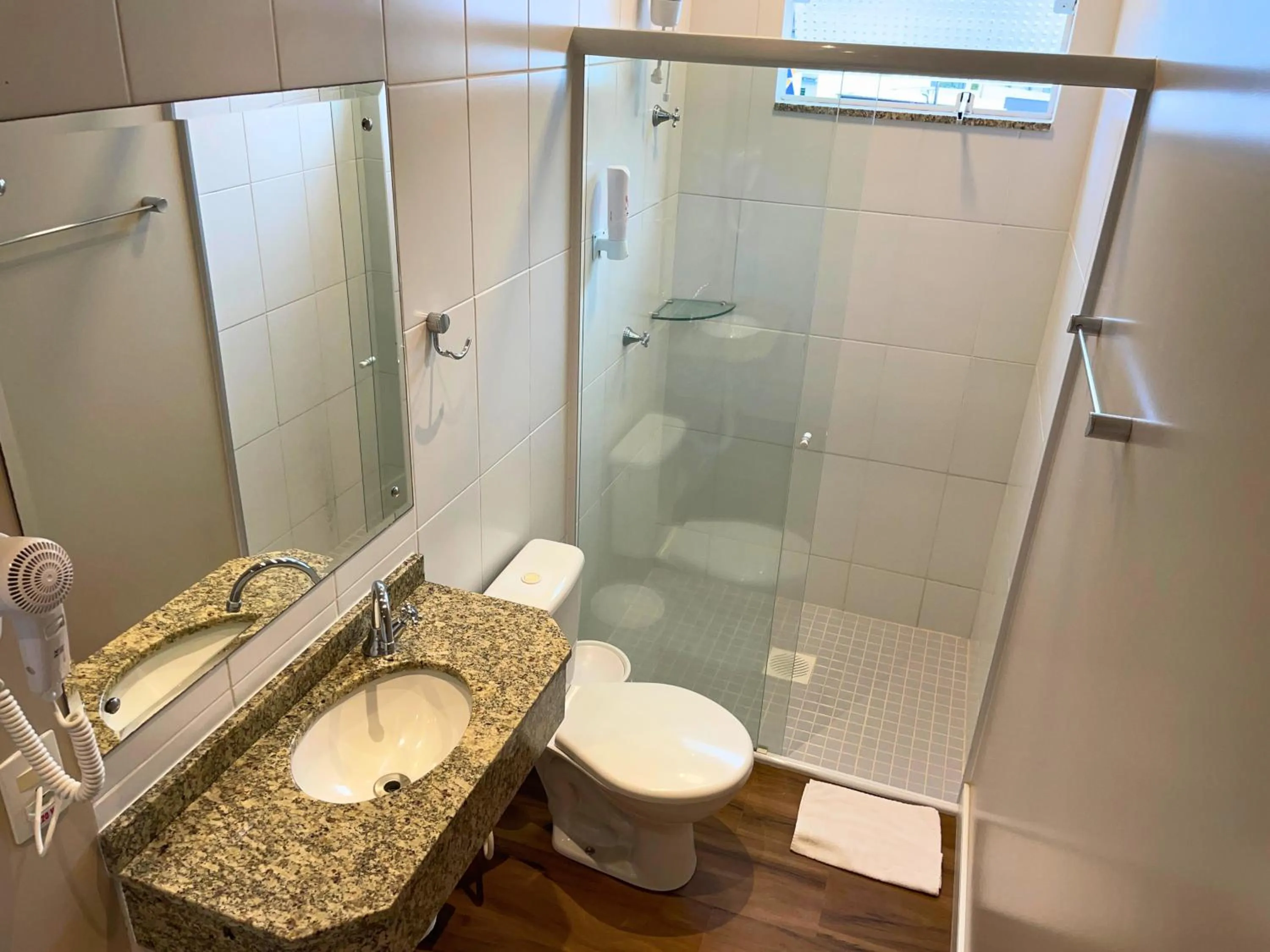 Shower in Hotel Nelo