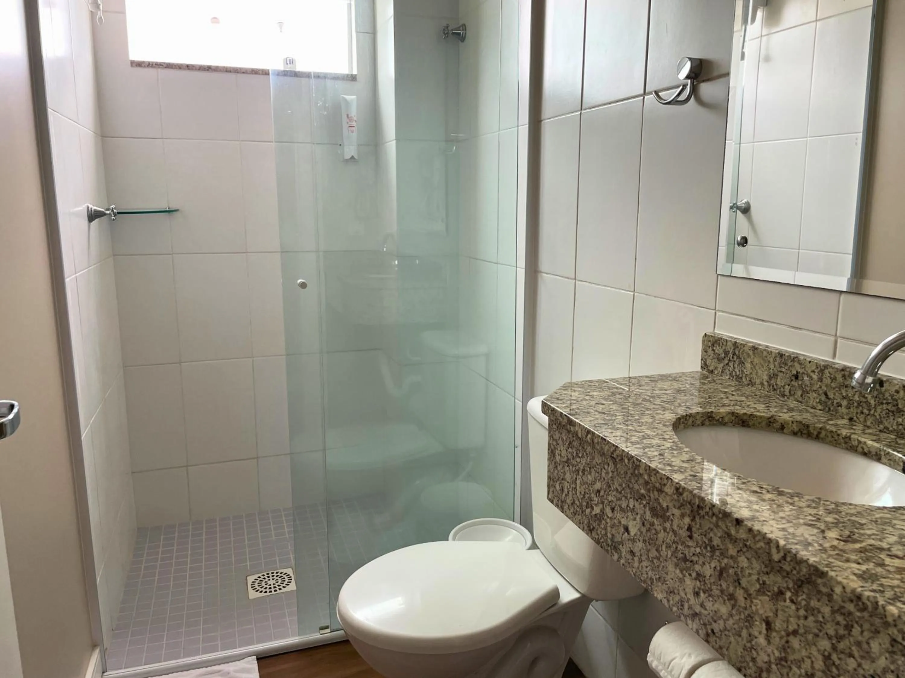 Shower in Hotel Nelo