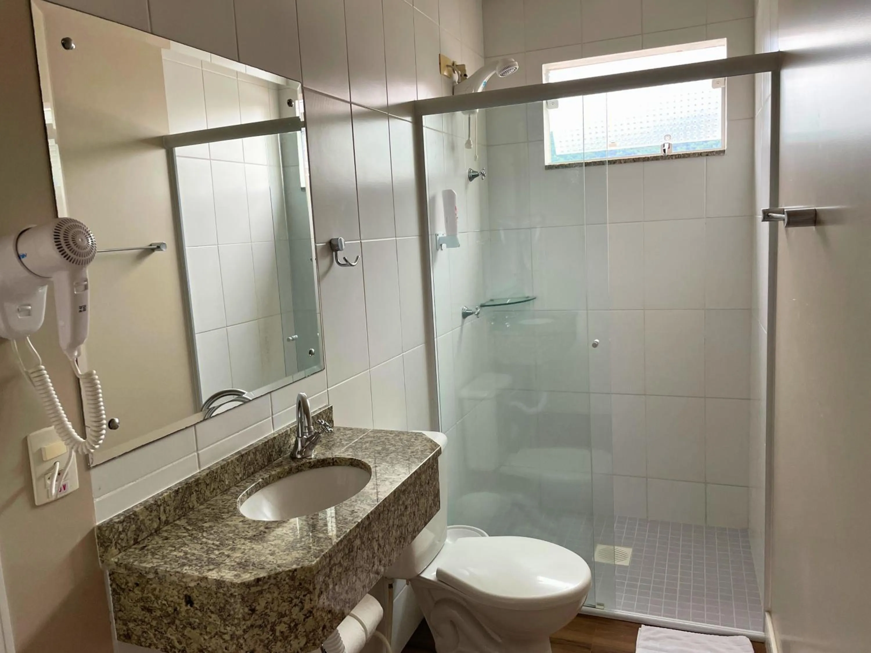 Shower in Hotel Nelo