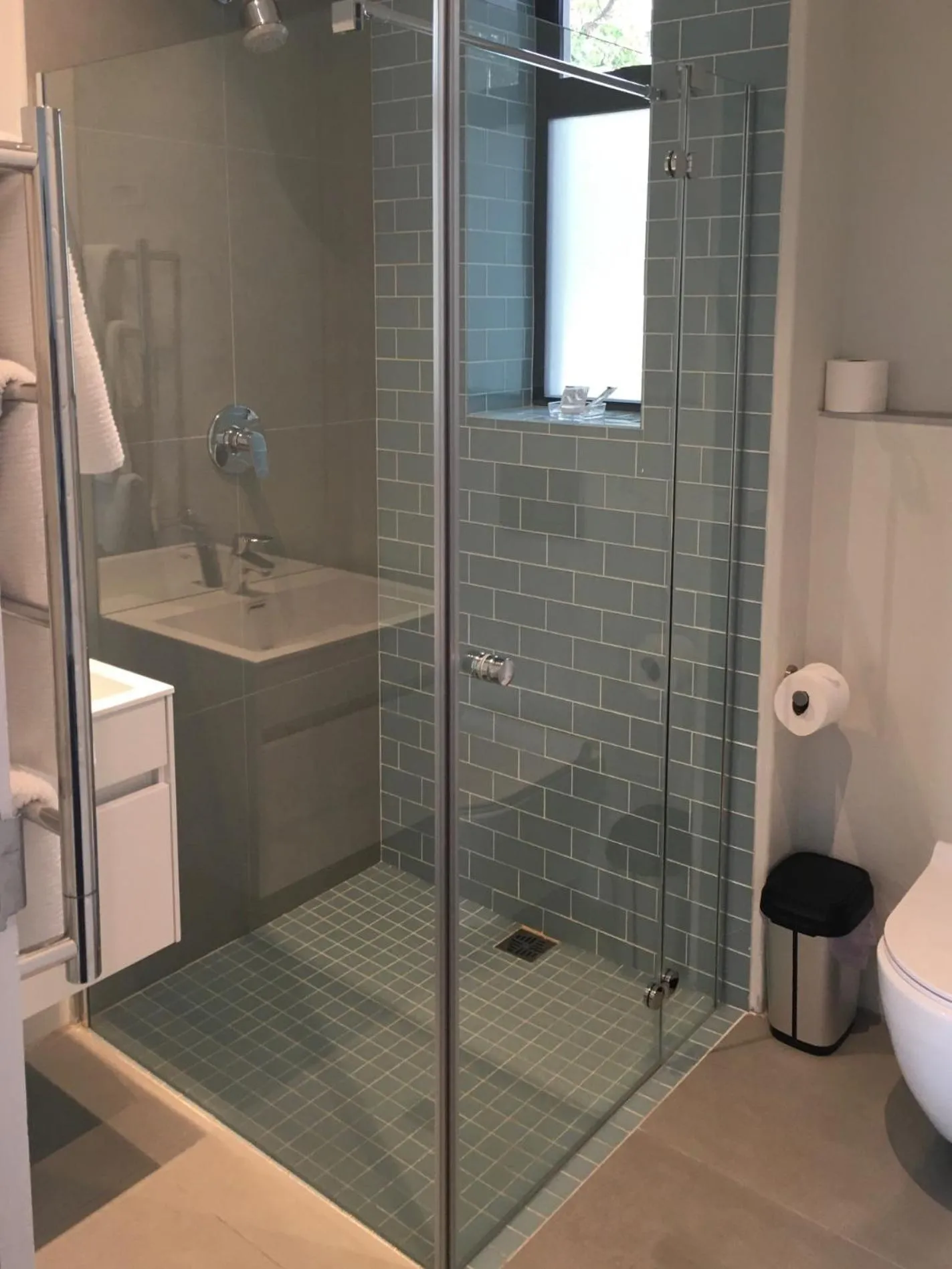 Shower in Just Joey Lodge