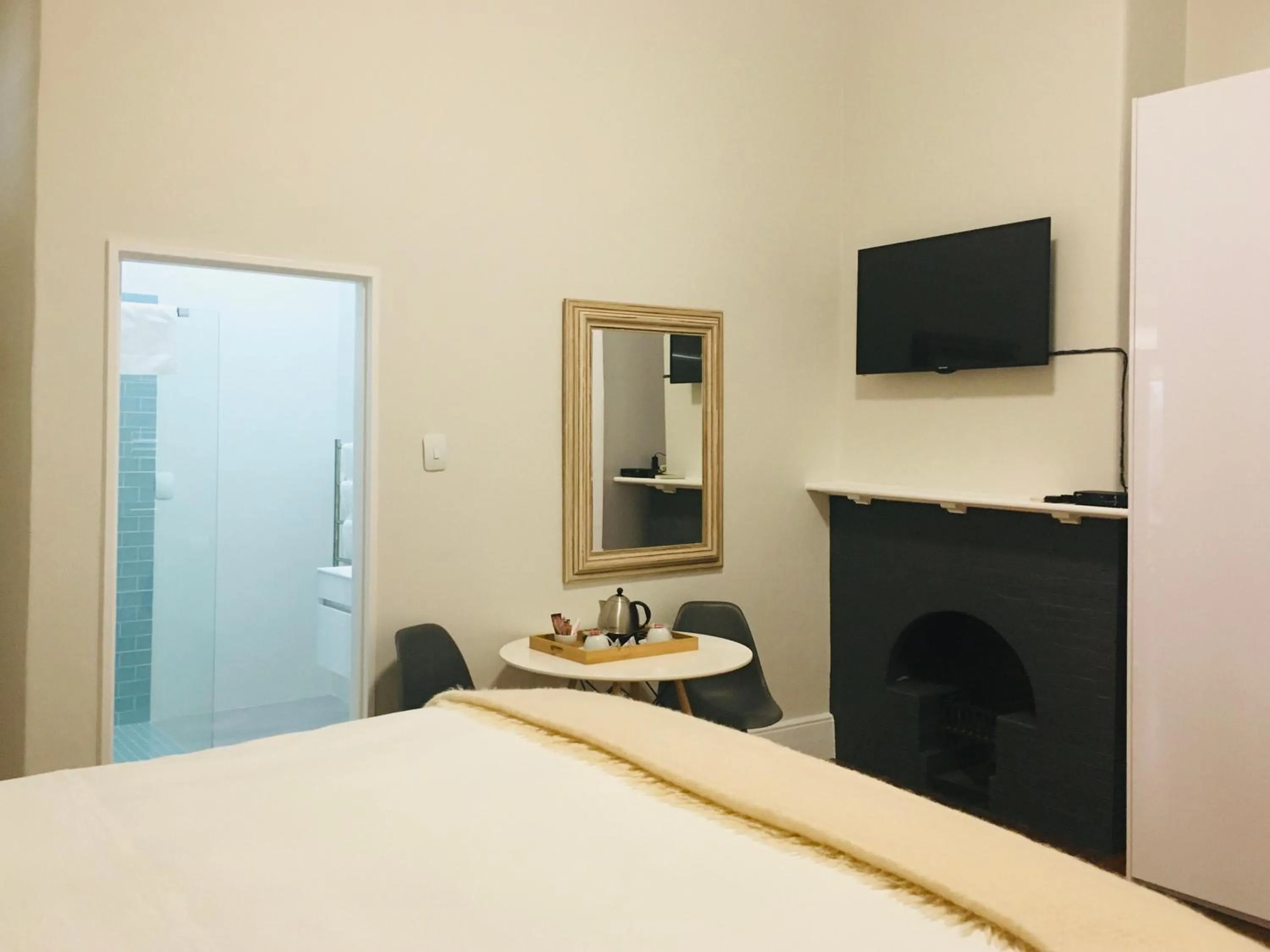 TV and multimedia, Bed in Just Joey Lodge