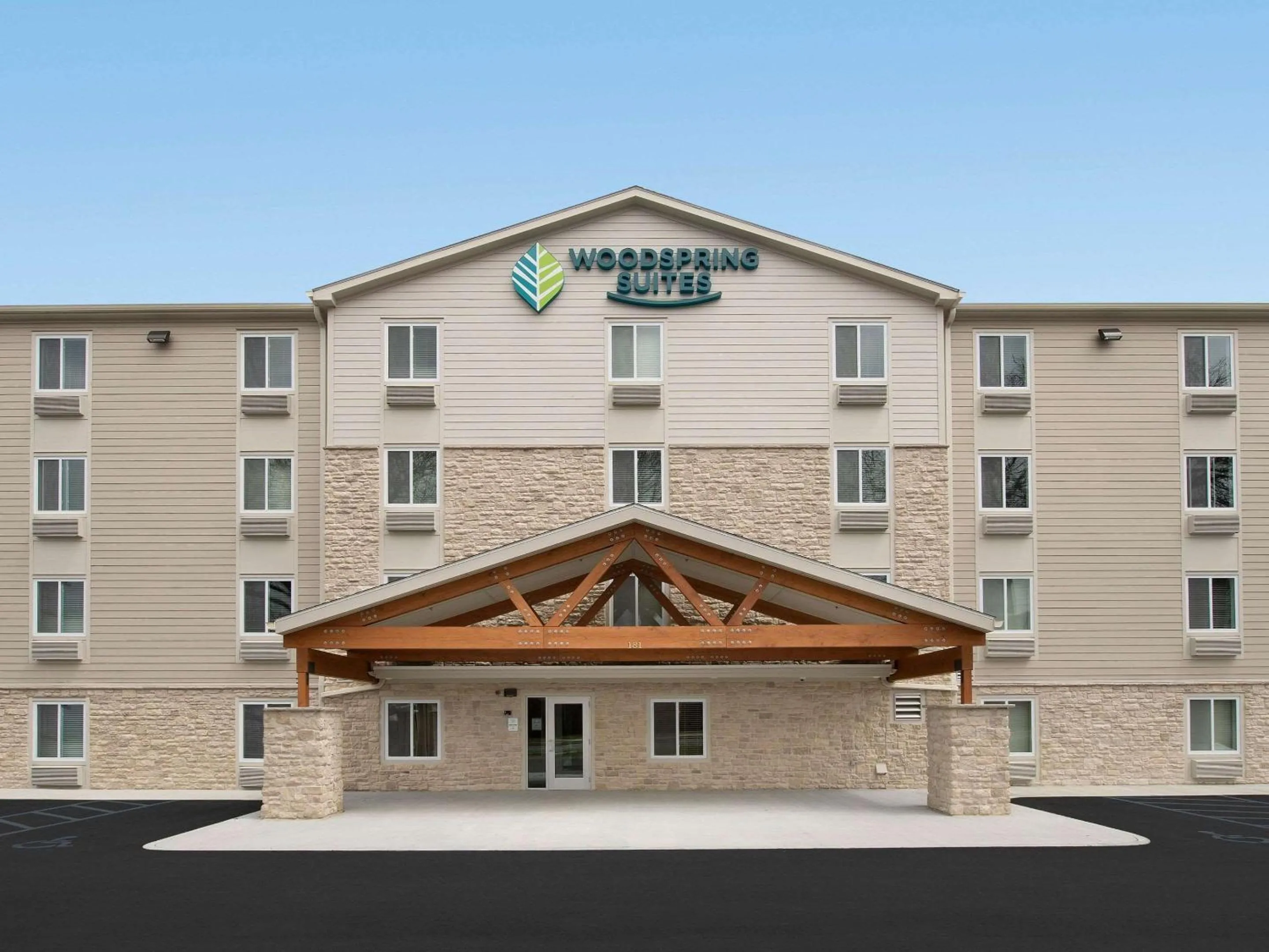 Property building in WoodSpring Suites Albuquerque