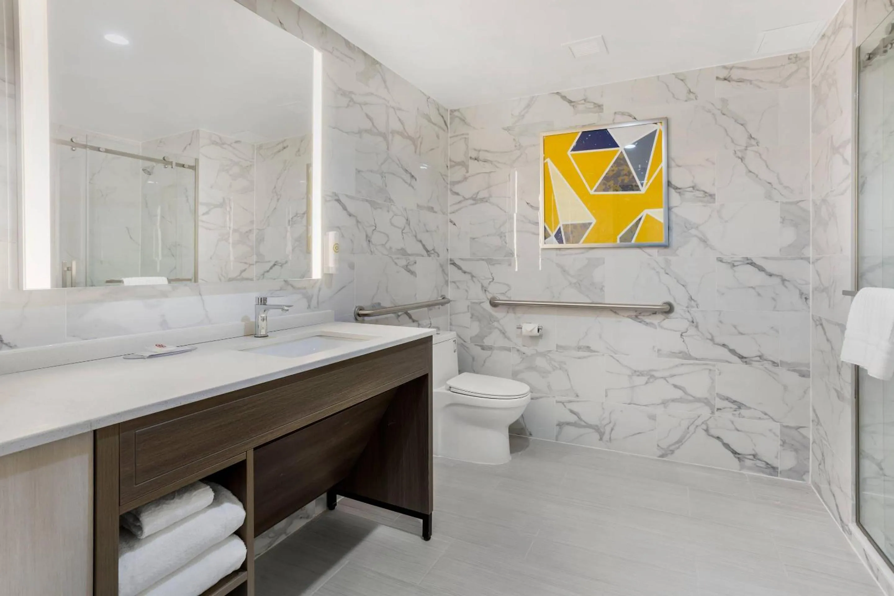 Bedroom in Comfort Suites Central Valley - Woodbury