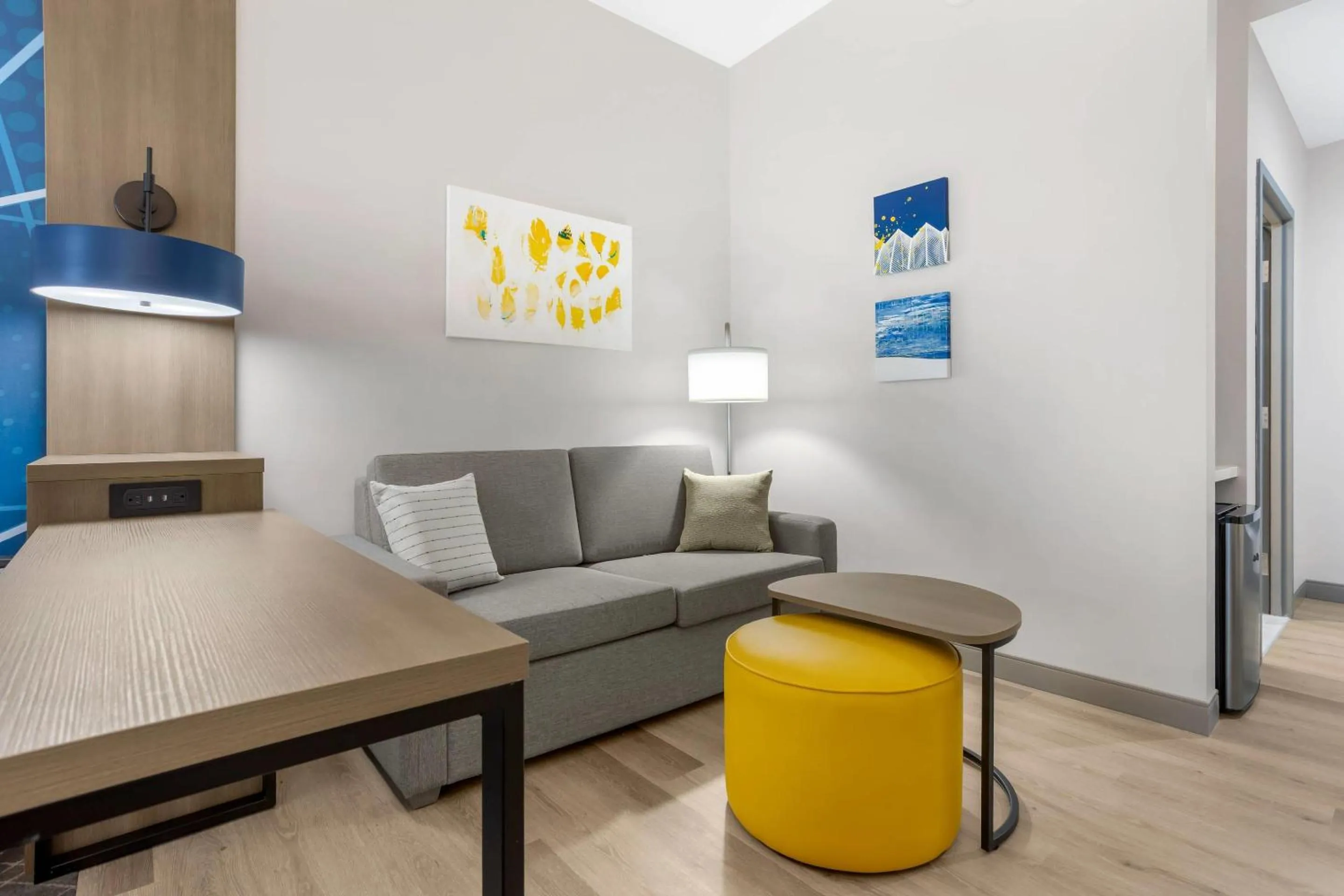 Seating area in Comfort Suites Central Valley - Woodbury