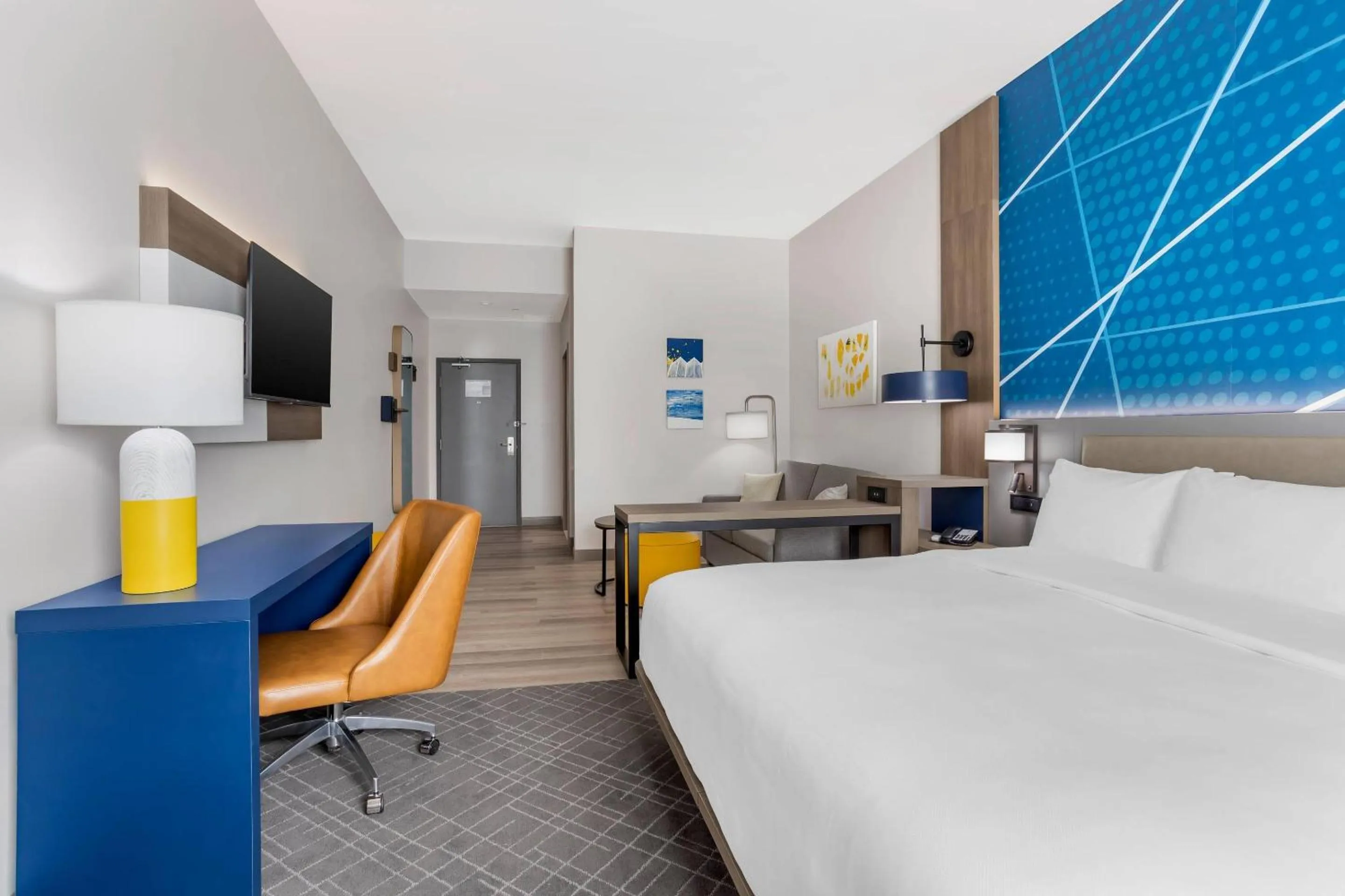 Bedroom, Bed in Comfort Suites Central Valley - Woodbury