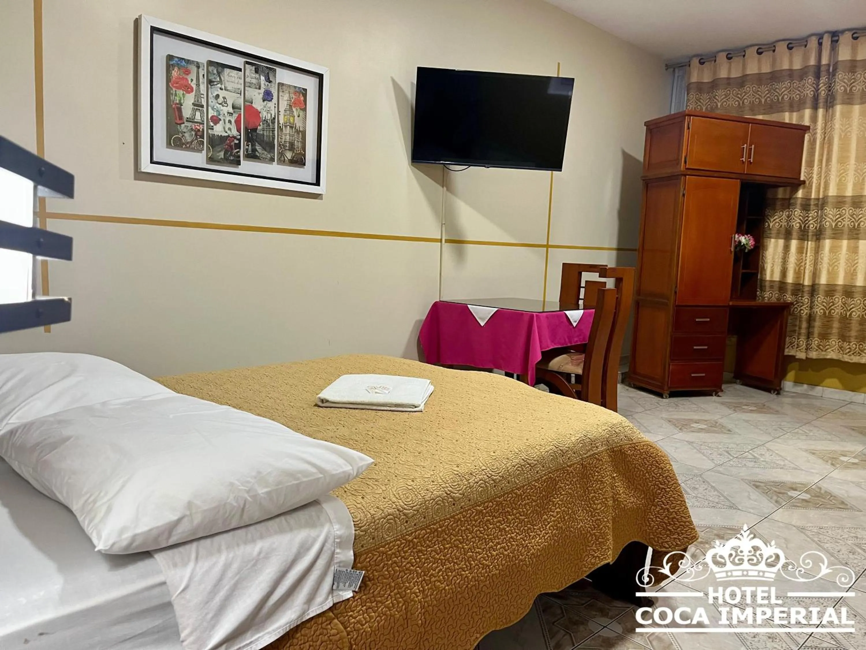 Staff, Bed in Hotel Coca Imperial