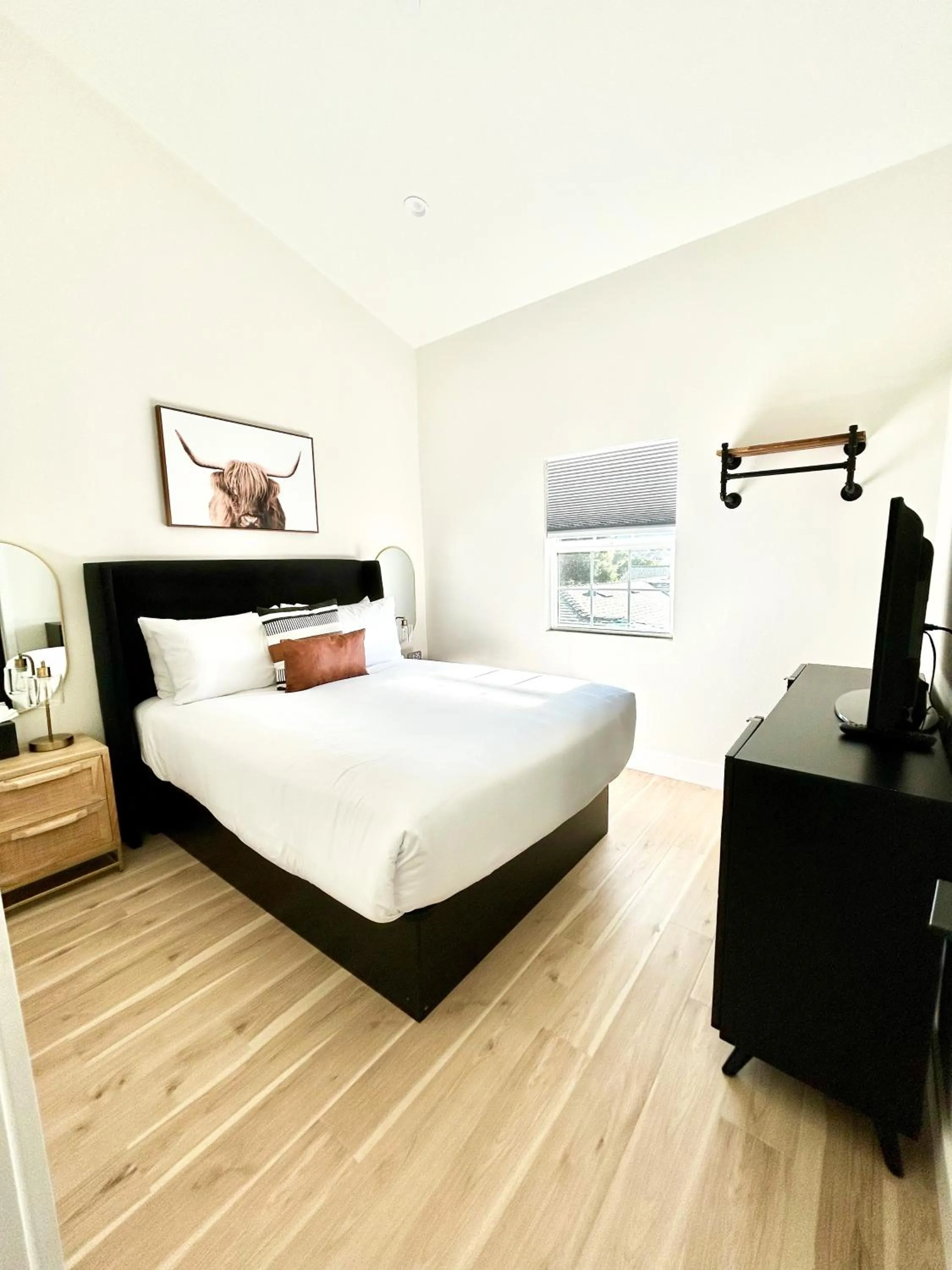 Bed in New Haven Inn