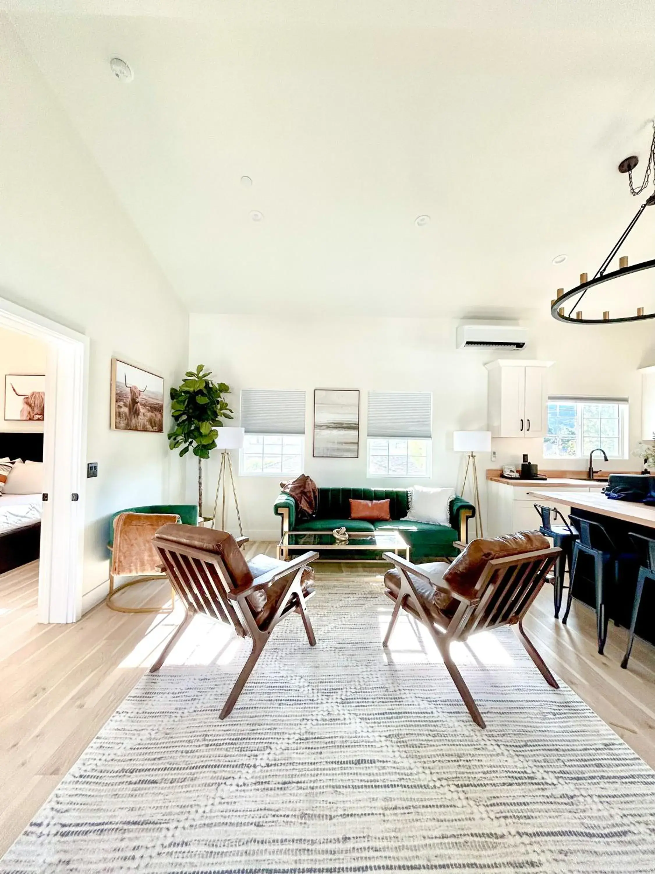 Superior King Suite in New Haven Inn Superior King Suite in New Haven Inn