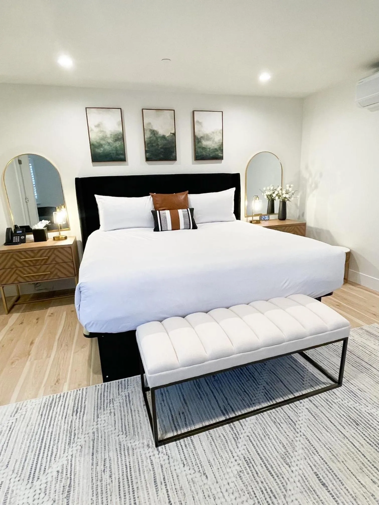 Bed in New Haven Inn