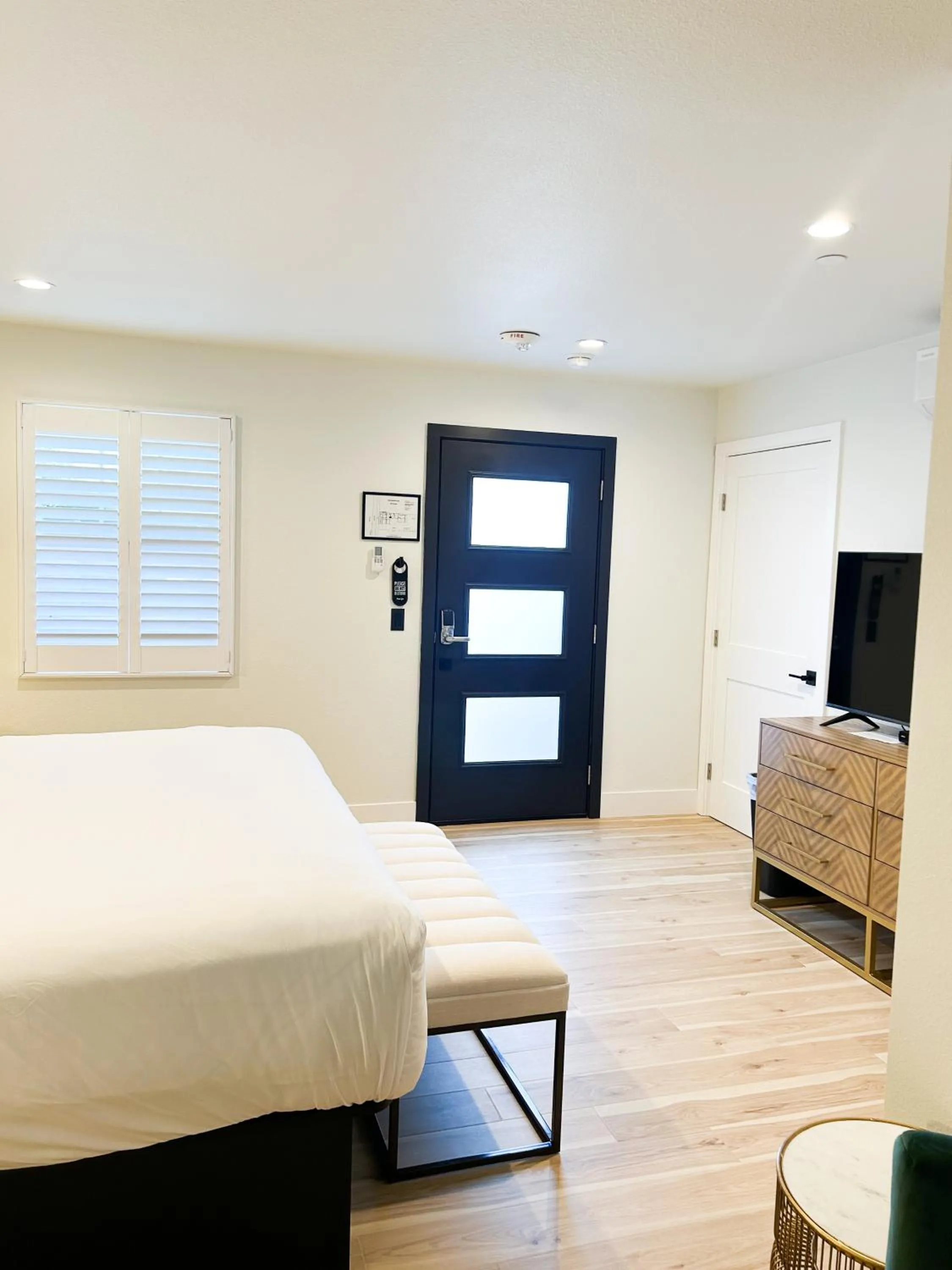 Bed in New Haven Inn