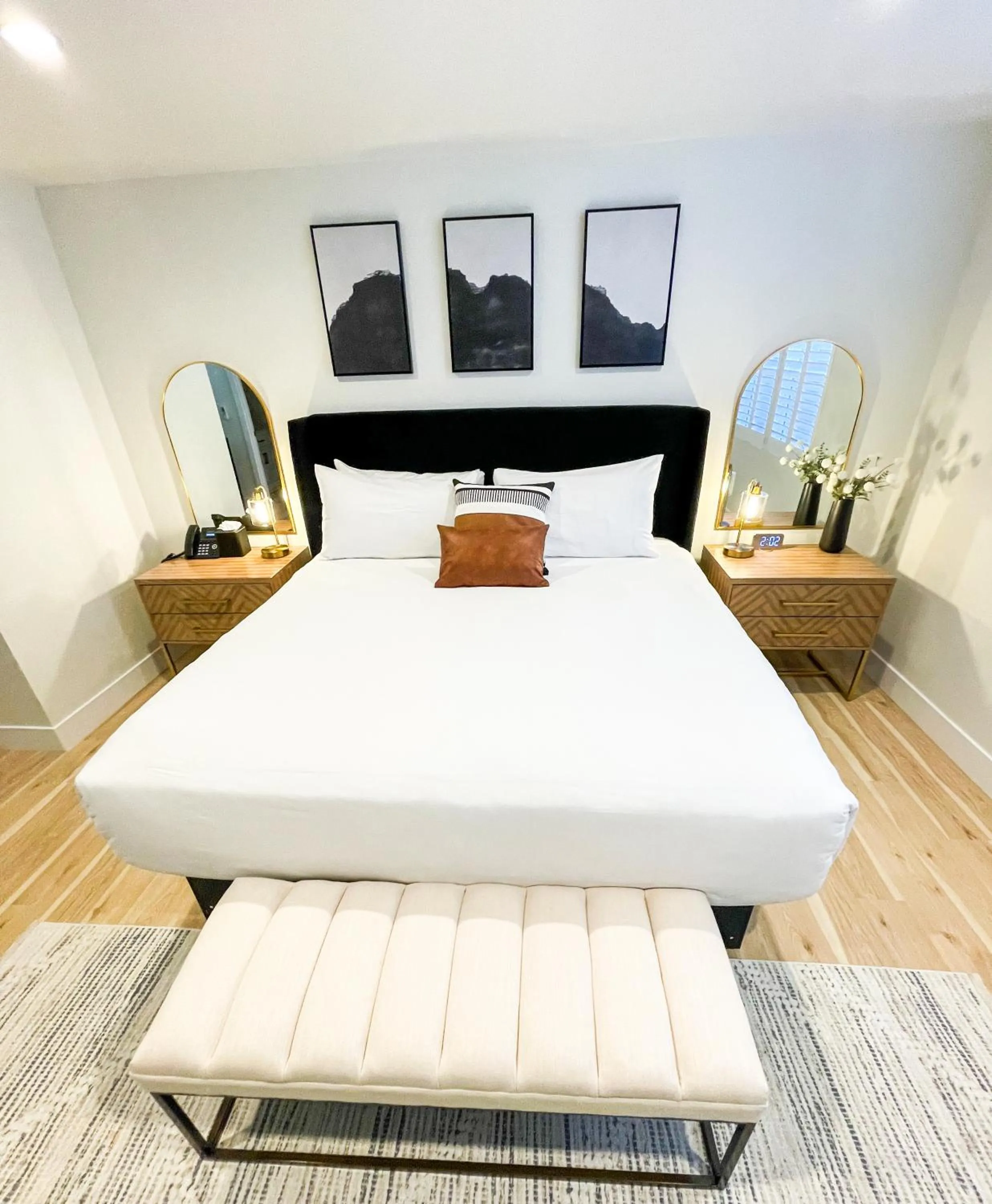 Bed in New Haven Inn