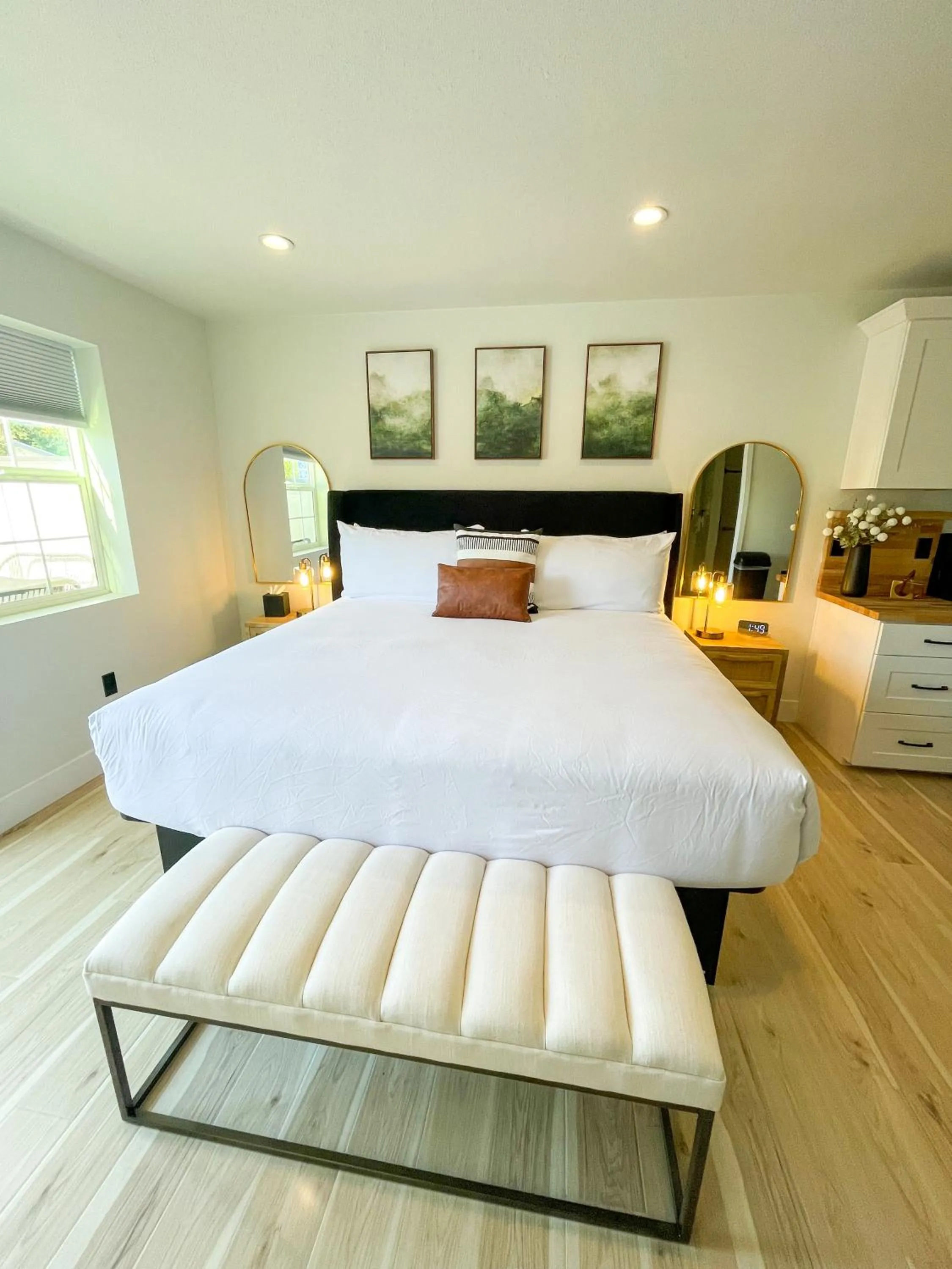 Bed in New Haven Inn