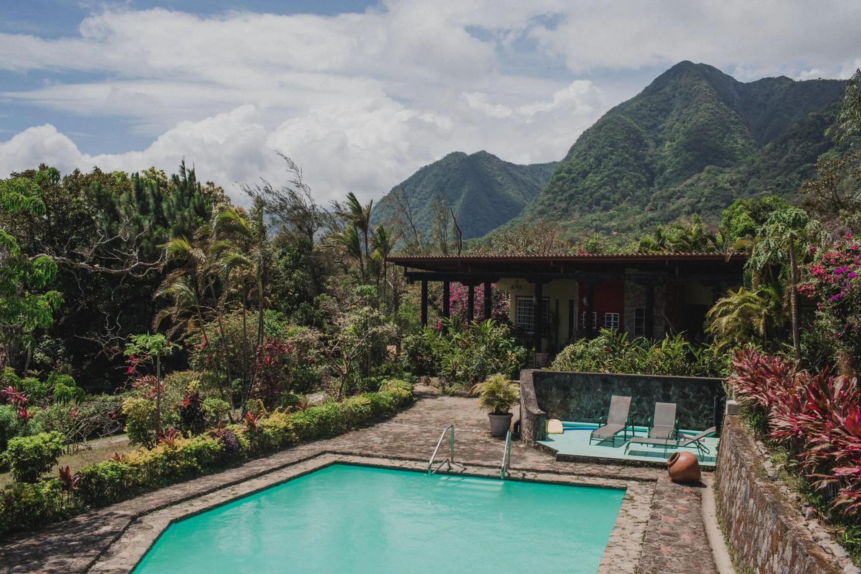 Swimming pool in The Golden Frog Inn