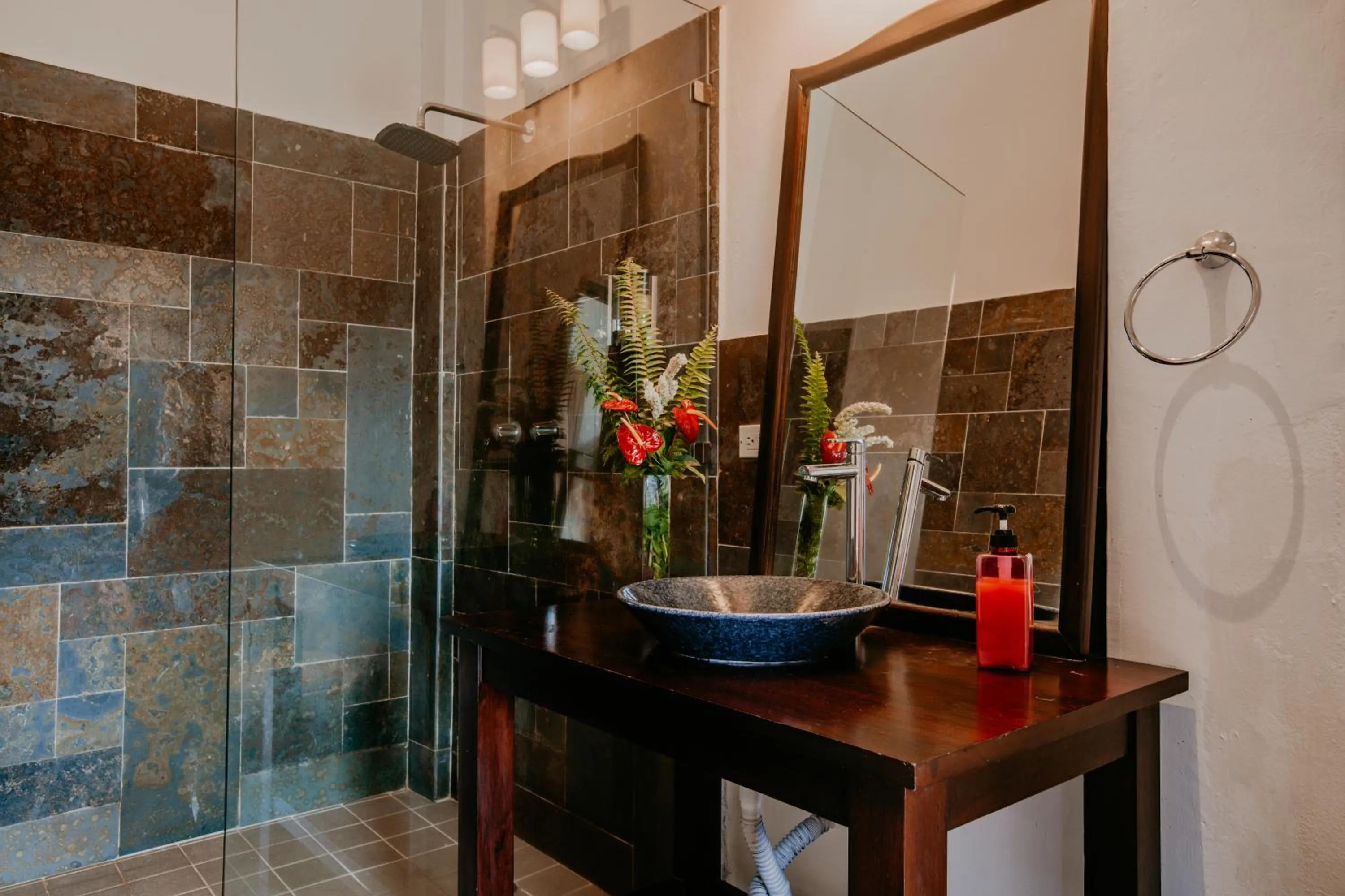 Bathroom in The Golden Frog Inn