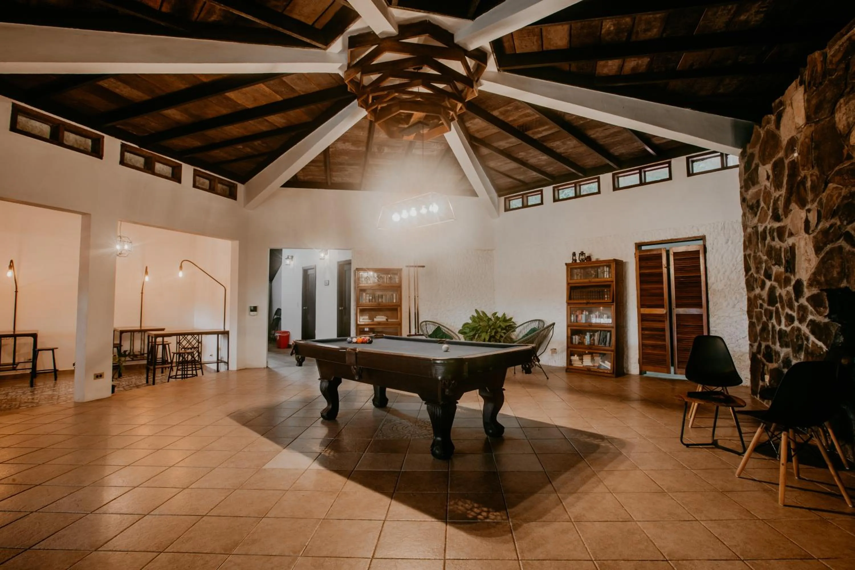 Billiard in The Golden Frog Inn