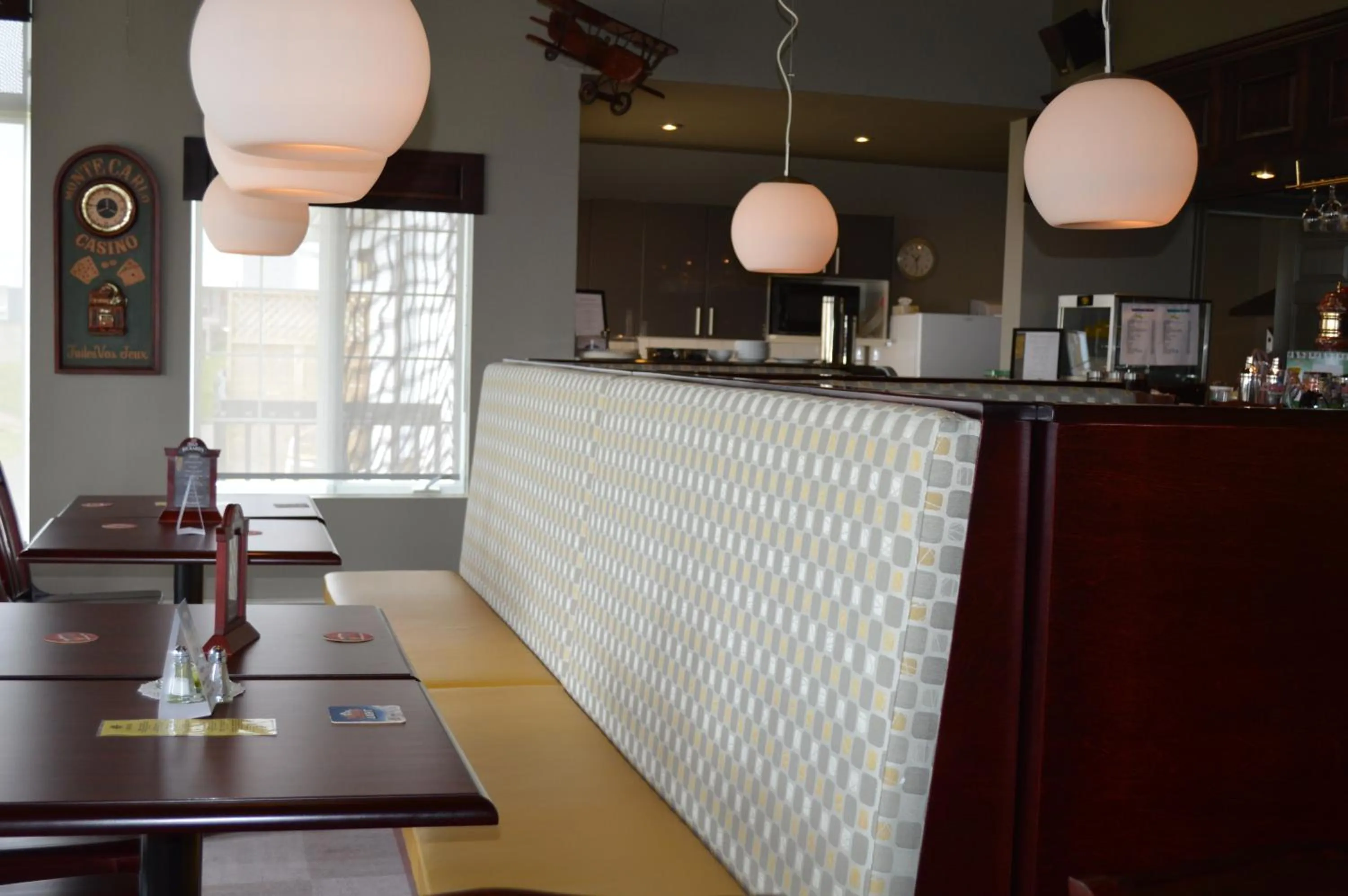 Restaurant/places to eat in Hôtel Maison Blanche