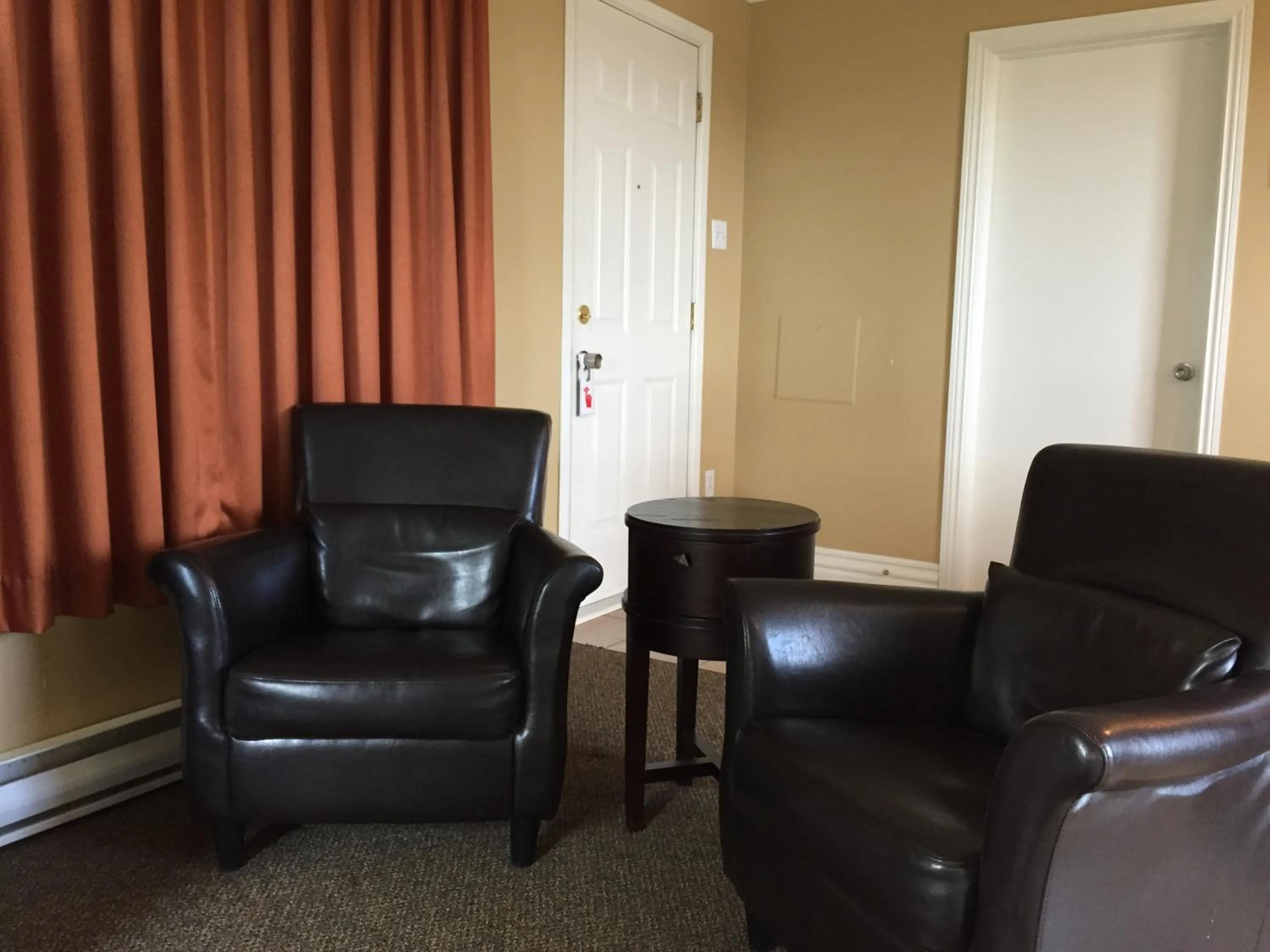 Photo of the whole room in Hôtel Maison Blanche