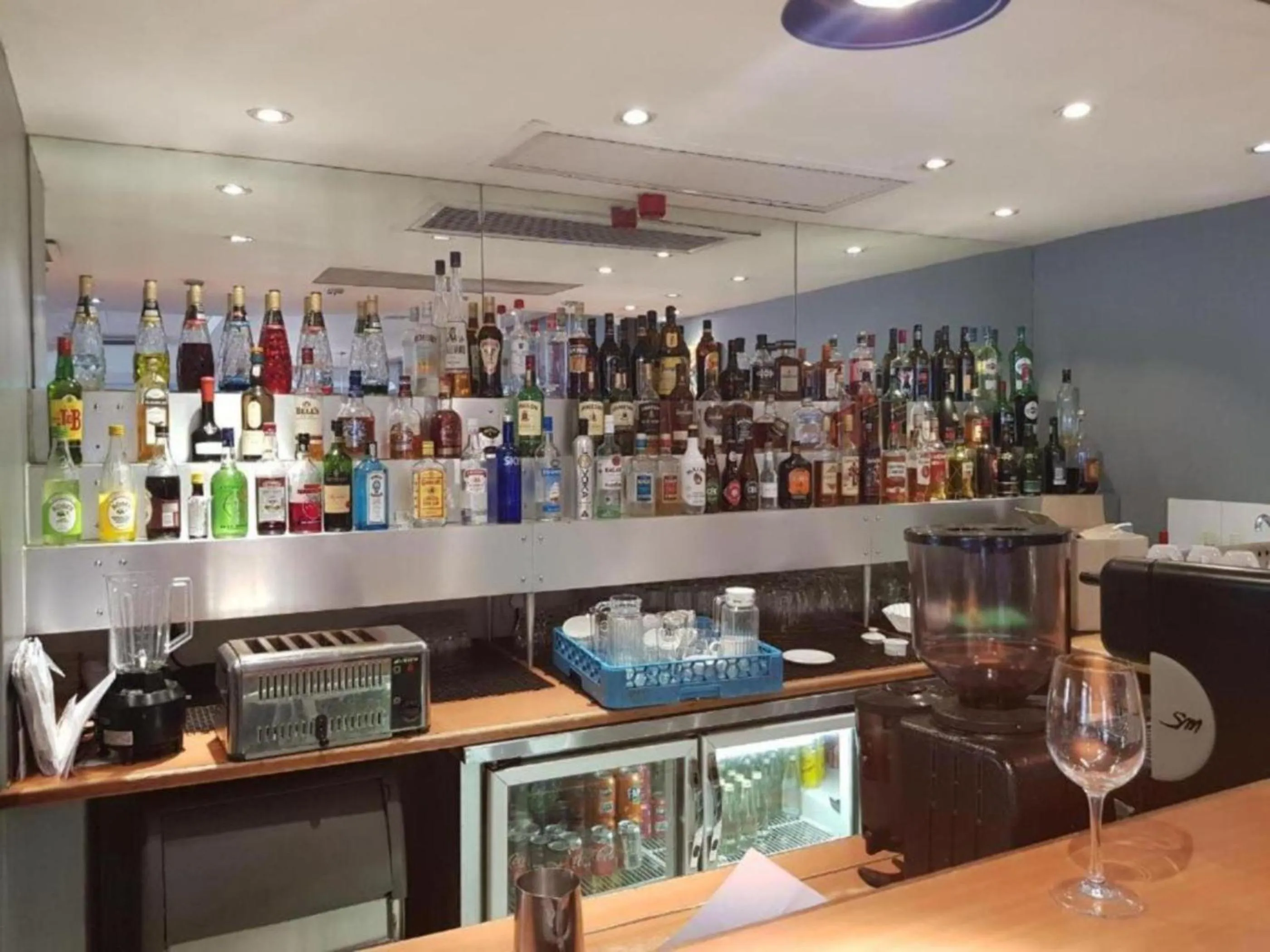 Lounge or bar in Court Classique Suite Hotel