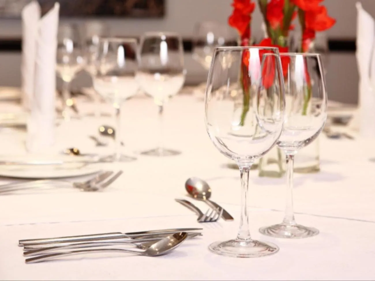 Dining area in Court Classique Suite Hotel