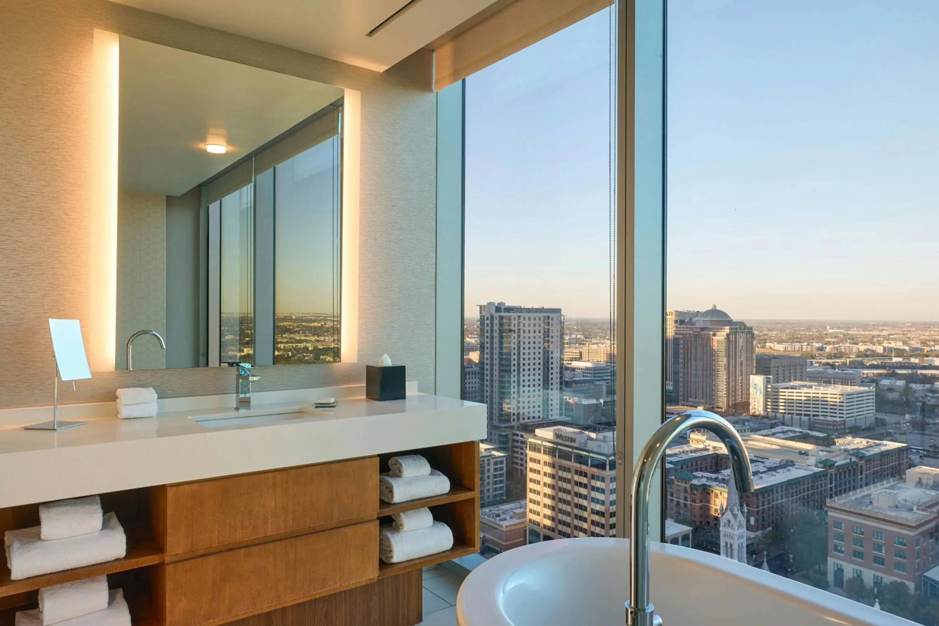 Bathroom in Marriott Marquis Houston