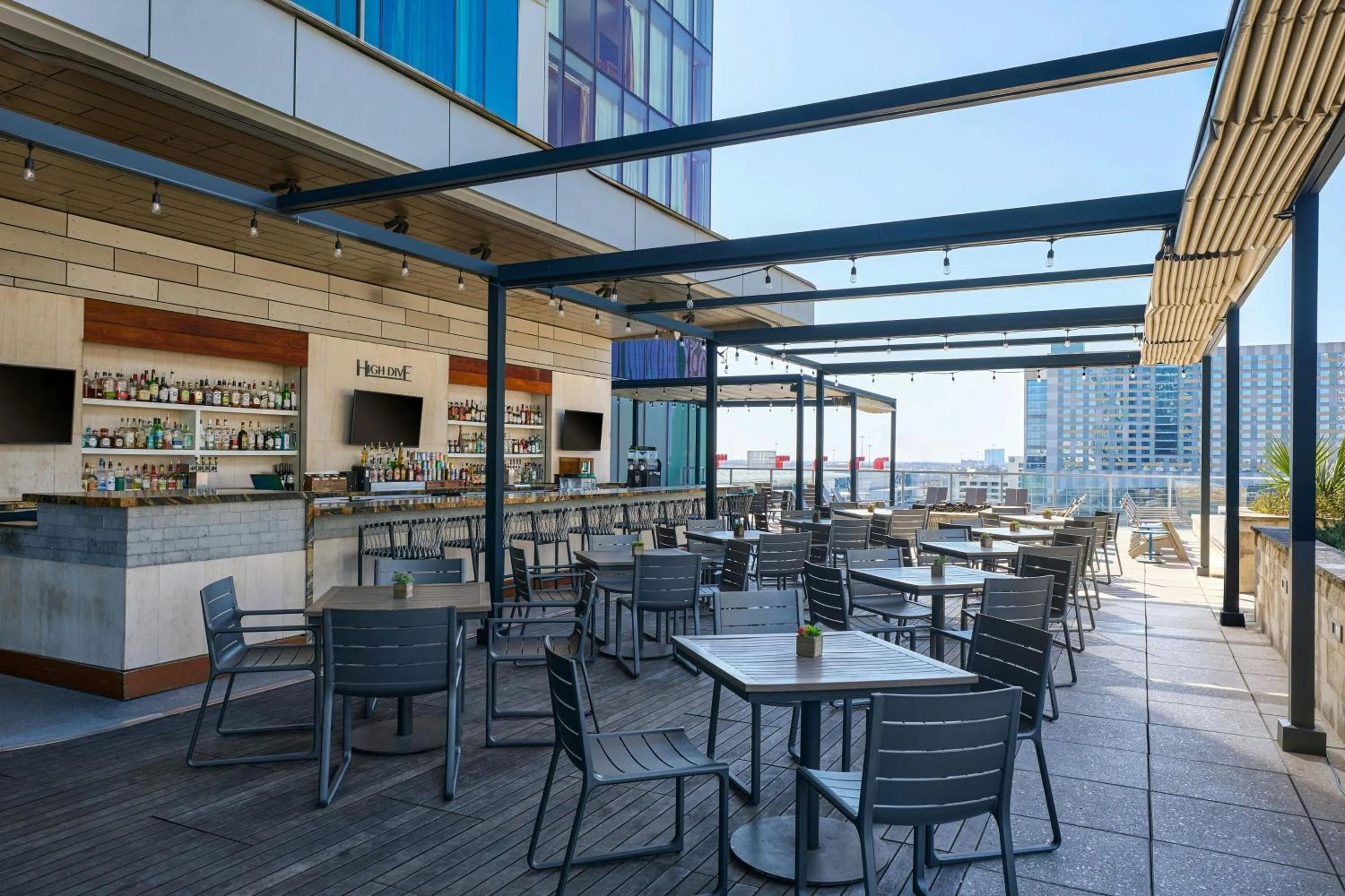 Lounge or bar in Marriott Marquis Houston