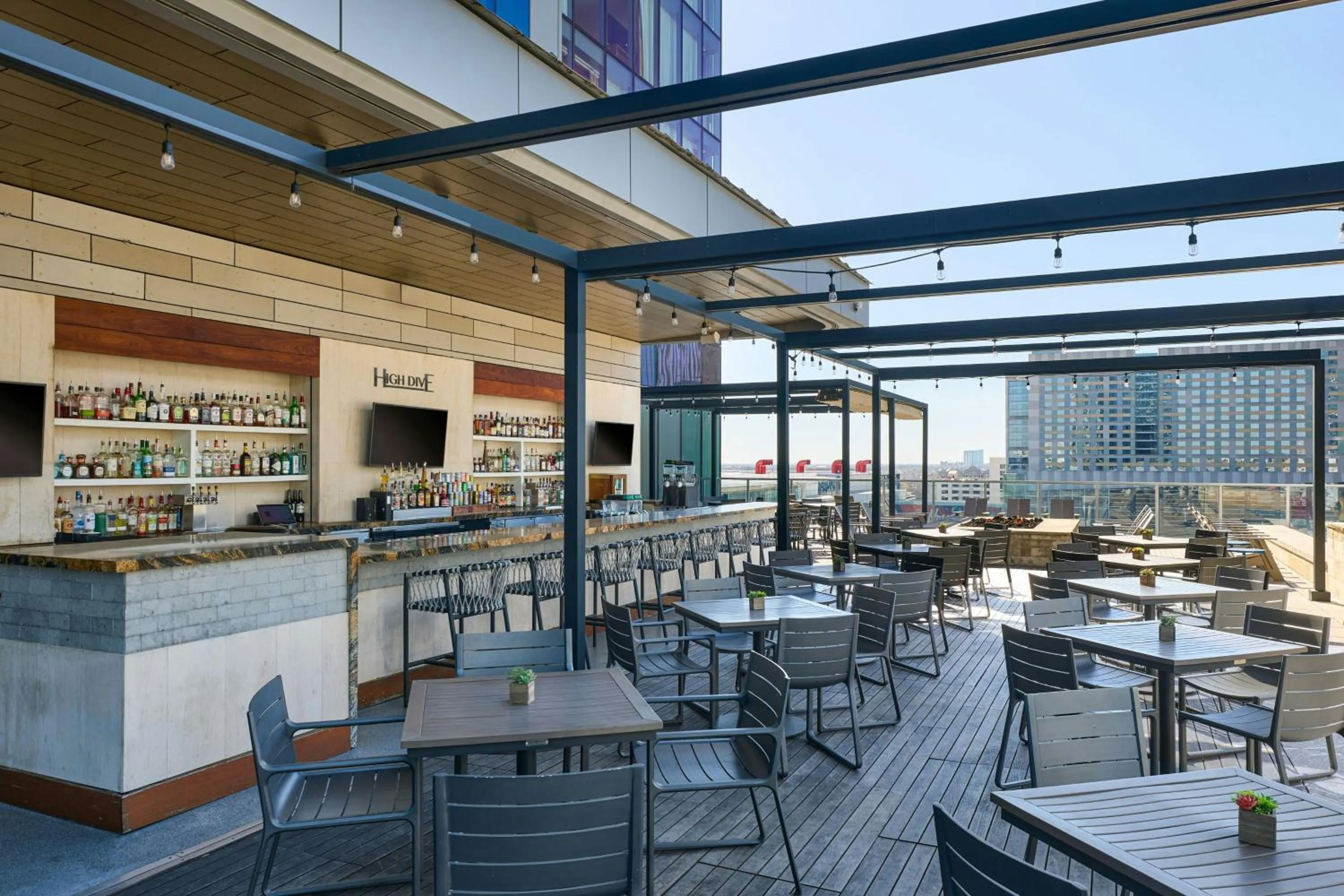 Lounge or bar in Marriott Marquis Houston