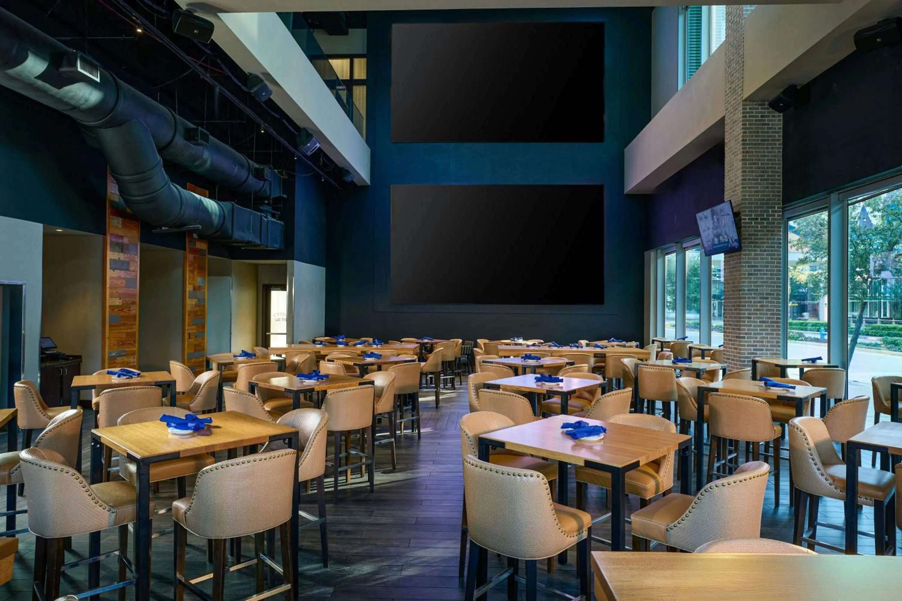 Lounge or bar in Marriott Marquis Houston