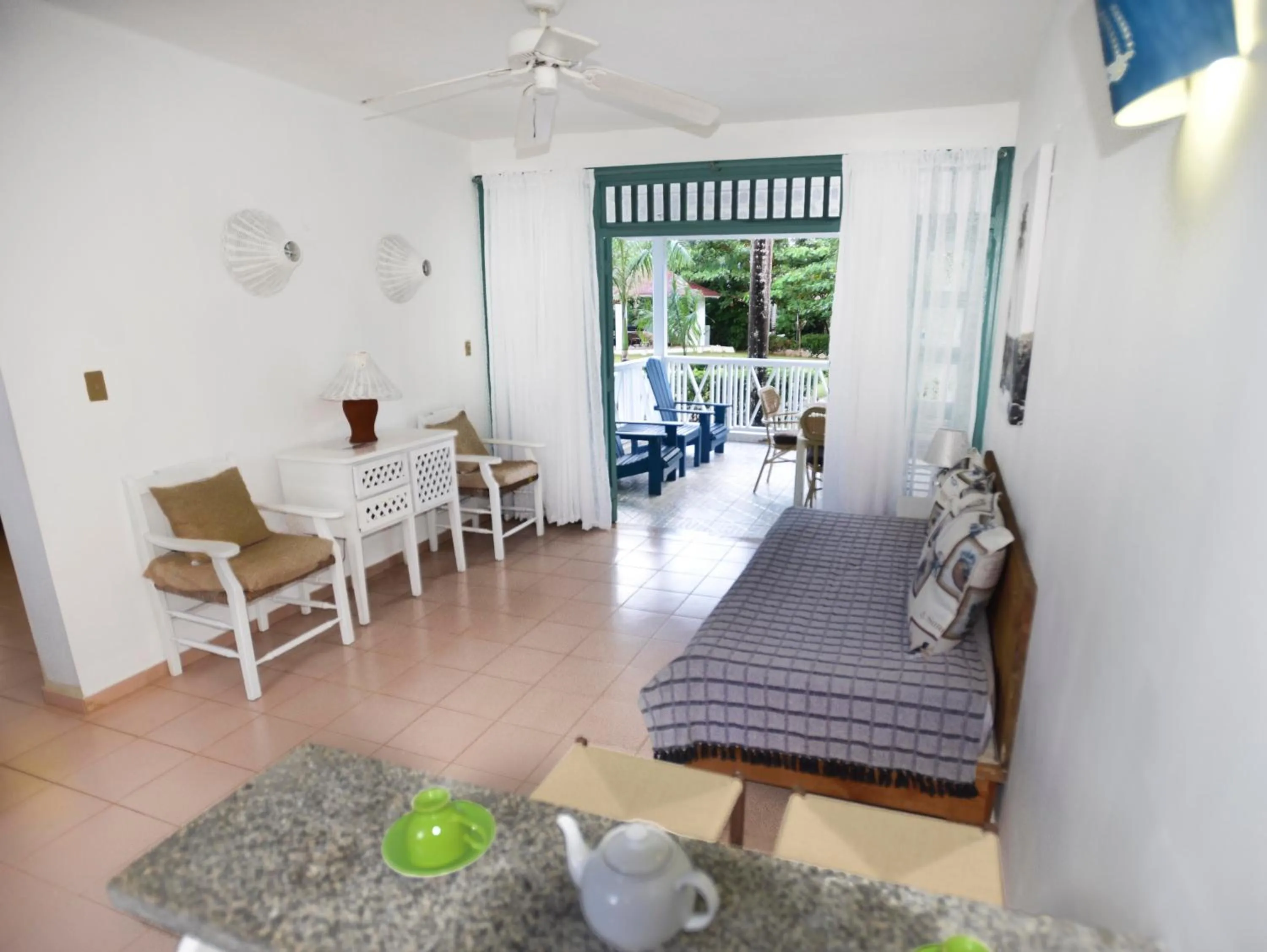 Living room, Bed in El Pelicano Apart-Hotel