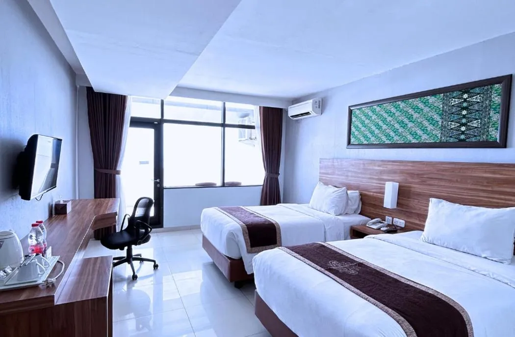 Bedroom, Bed in Grand Inna Samudra Beach