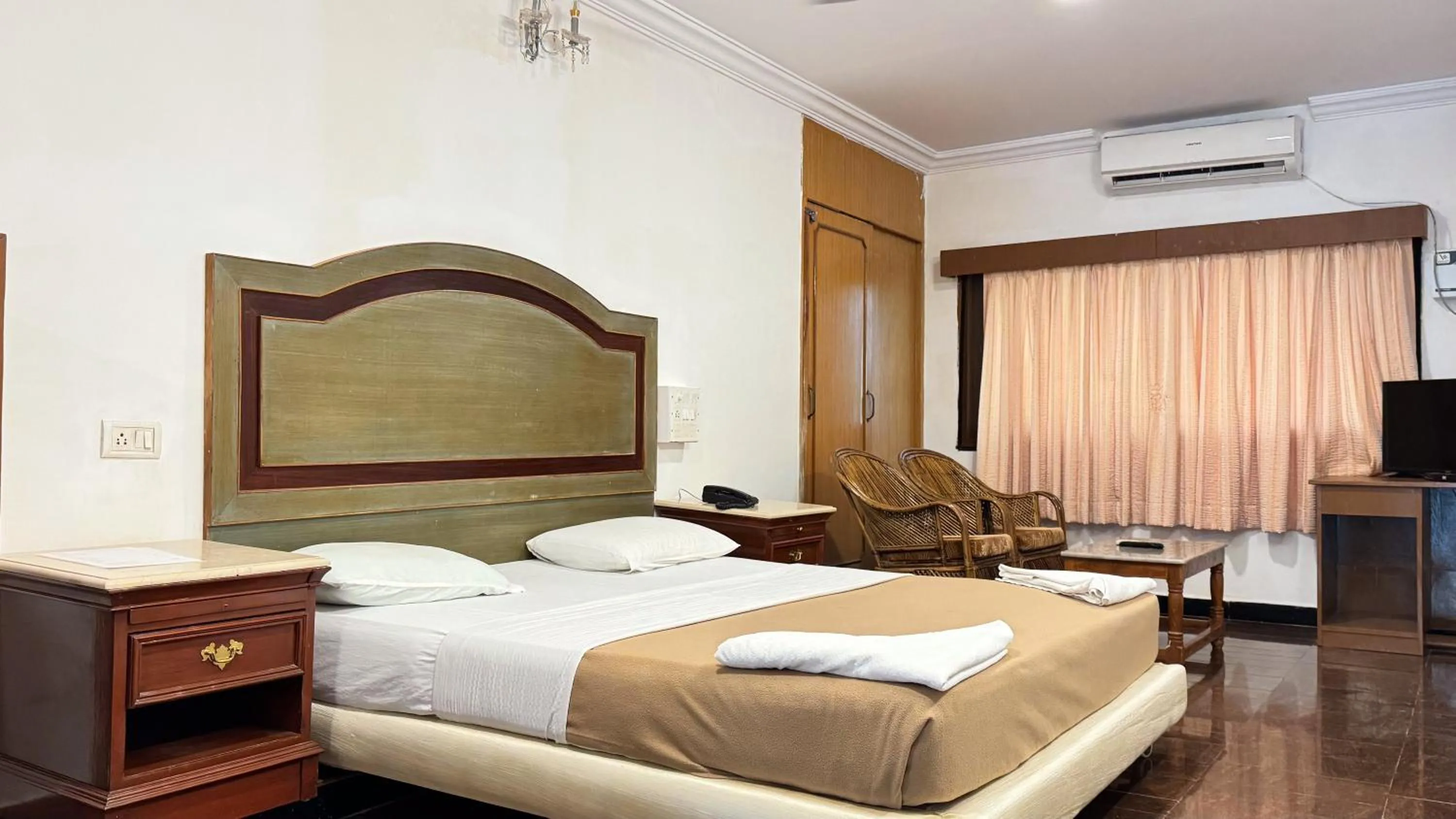 Double Room with Pool View in Sea Breeze Beach Resort