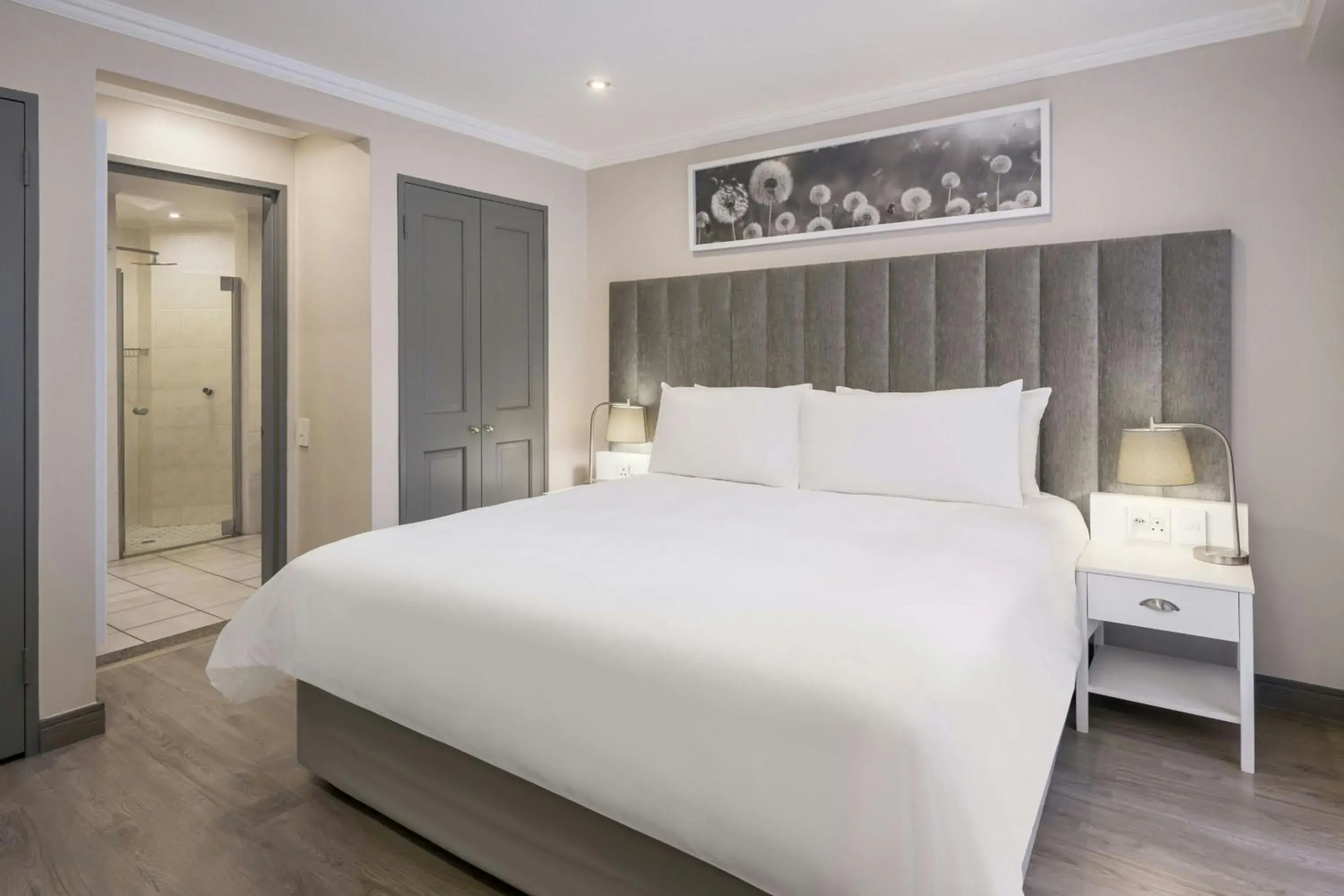 Suite - single occupancy in Protea Hotel by Marriott Johannesburg Balalaika Sandton Suite - single occupancy in Protea Hotel by Marriott Johannesburg Balalaika Sandton
