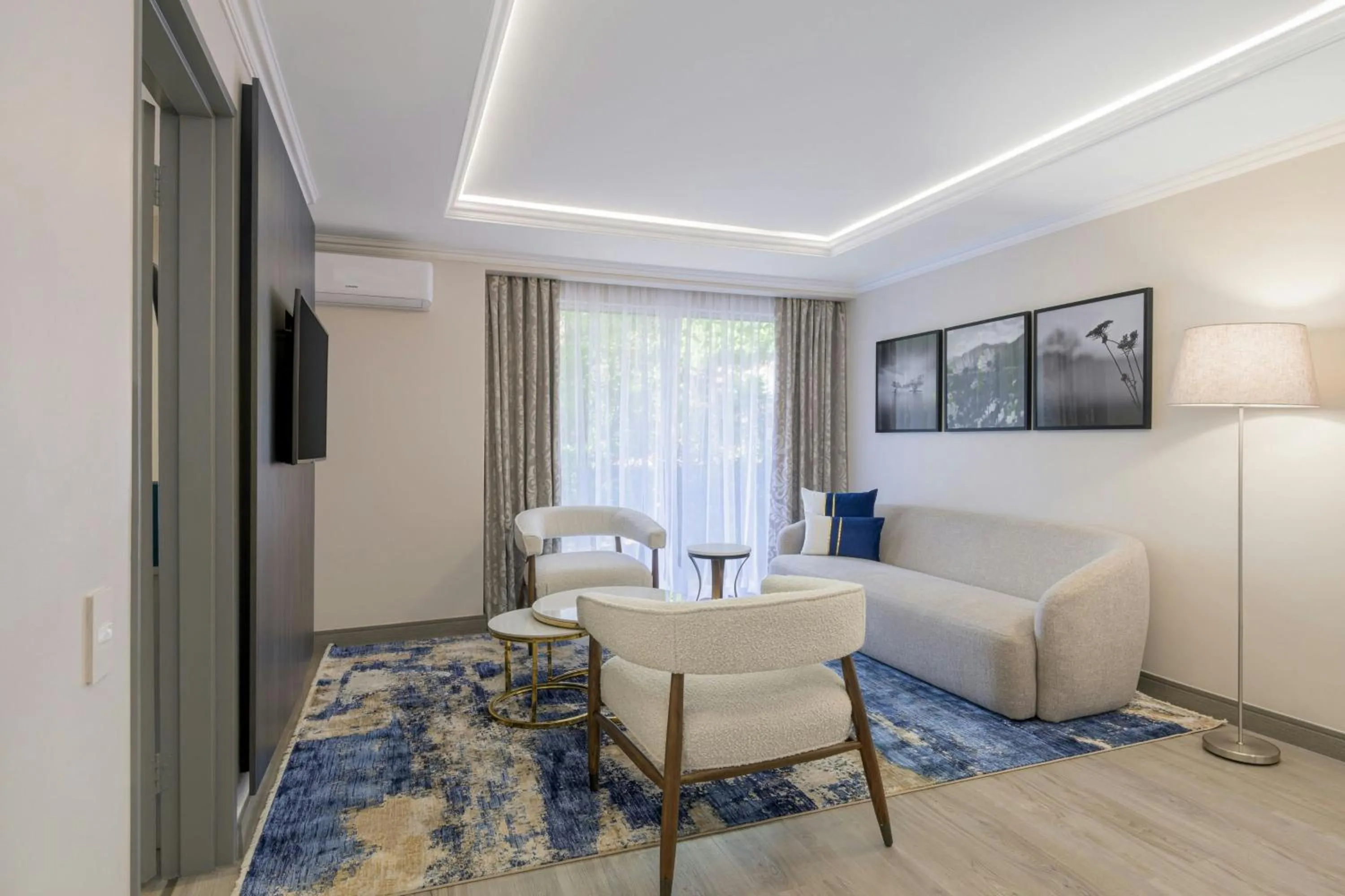 Lounge or bar in Protea Hotel by Marriott Johannesburg Balalaika Sandton