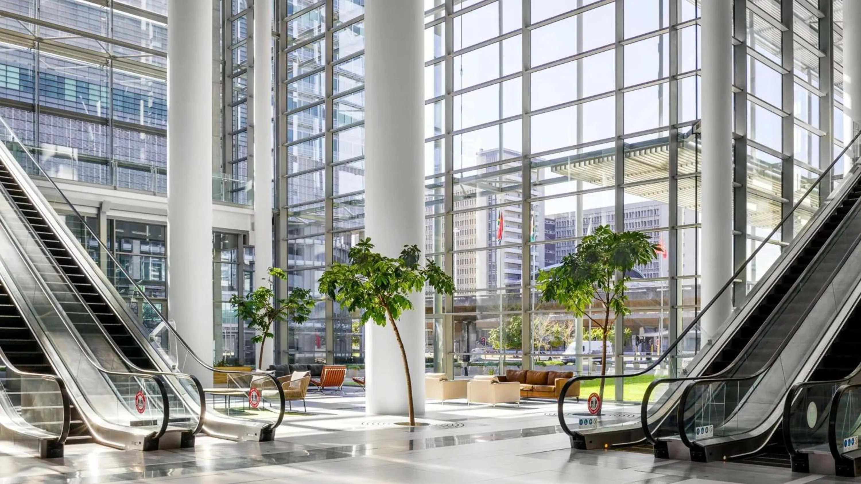 Restaurant/places to eat in Holiday Inn Express Cape Town City Centre by IHG