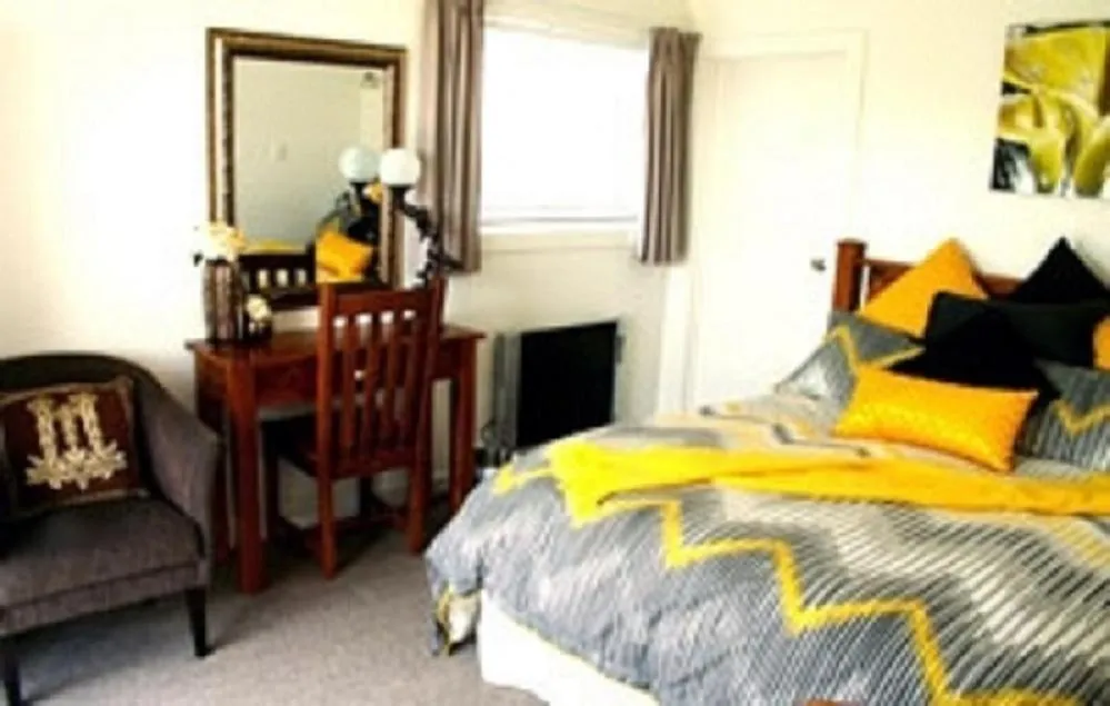 Decorative detail, Bed in Noah's Boutique Accommodation Moeraki