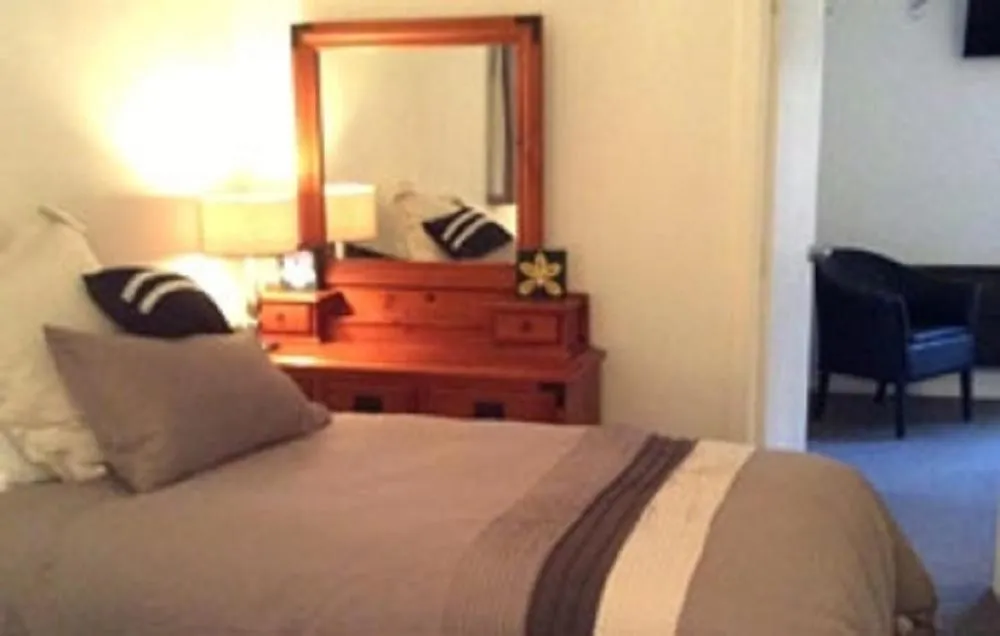 Bed in Noah's Boutique Accommodation Moeraki