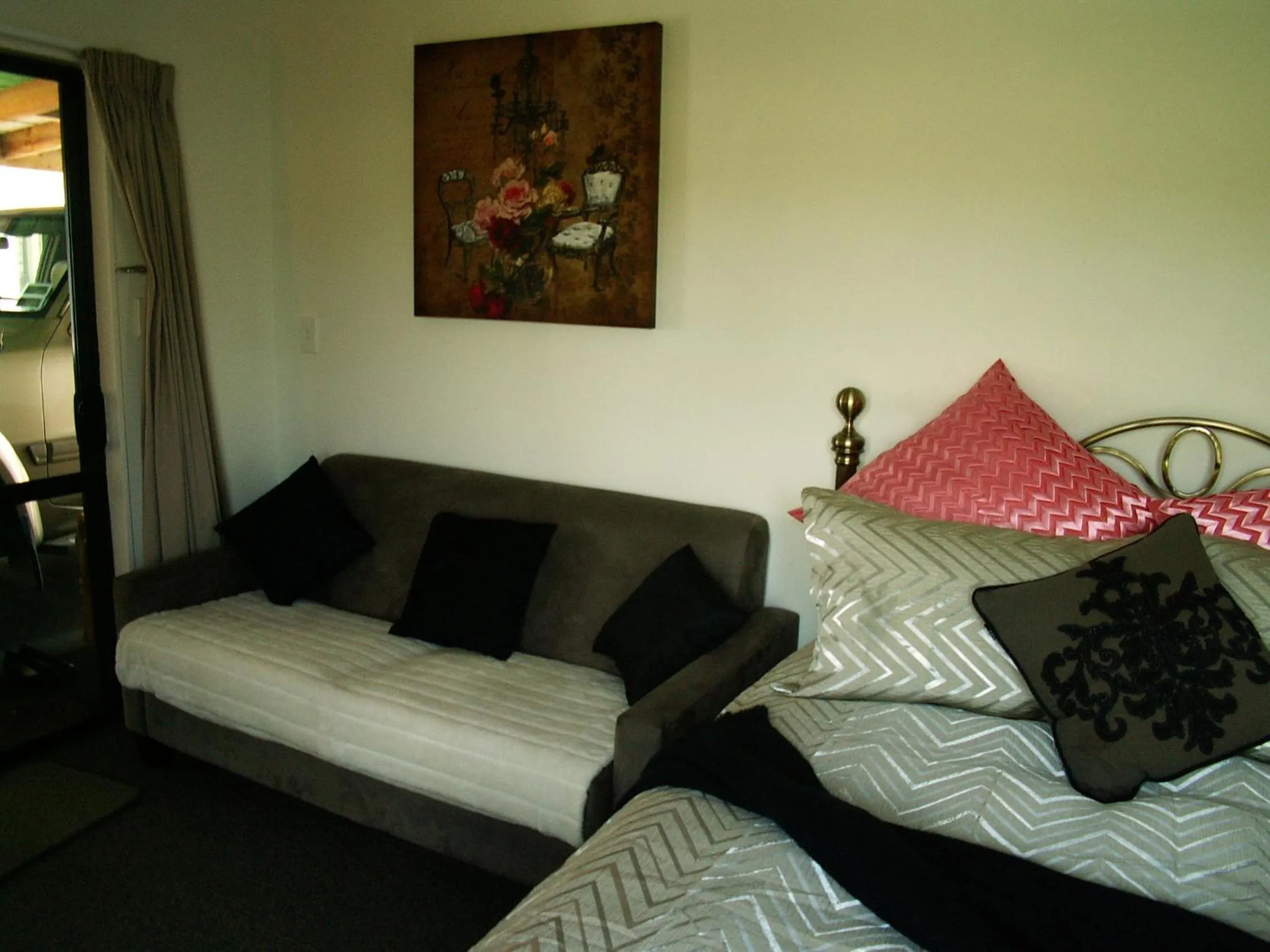 Bed in Noah's Boutique Accommodation Moeraki