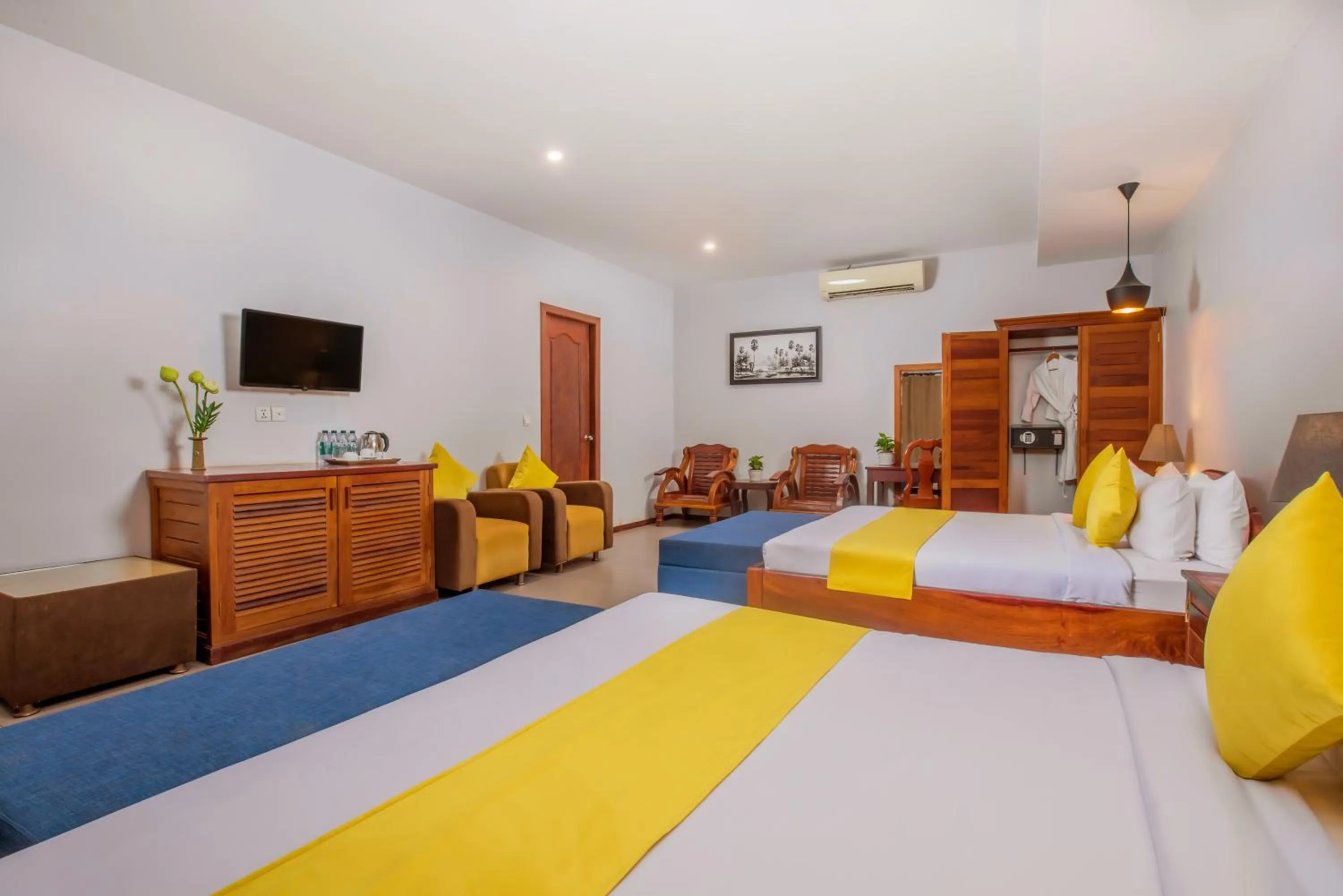 Bed in Samnak Lounge