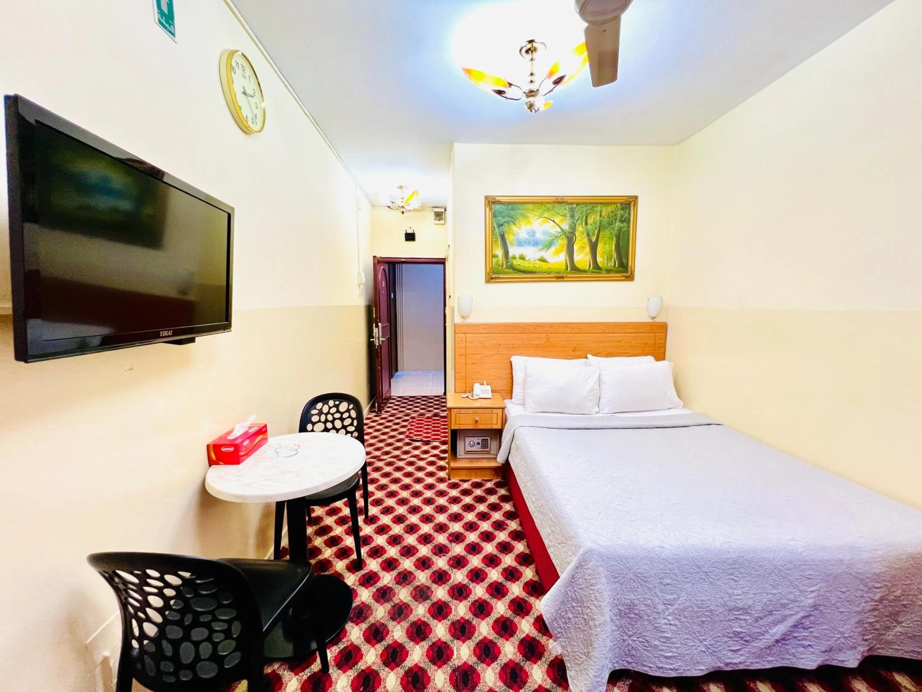 Bedroom, Bed in Al Ahrar Hotel